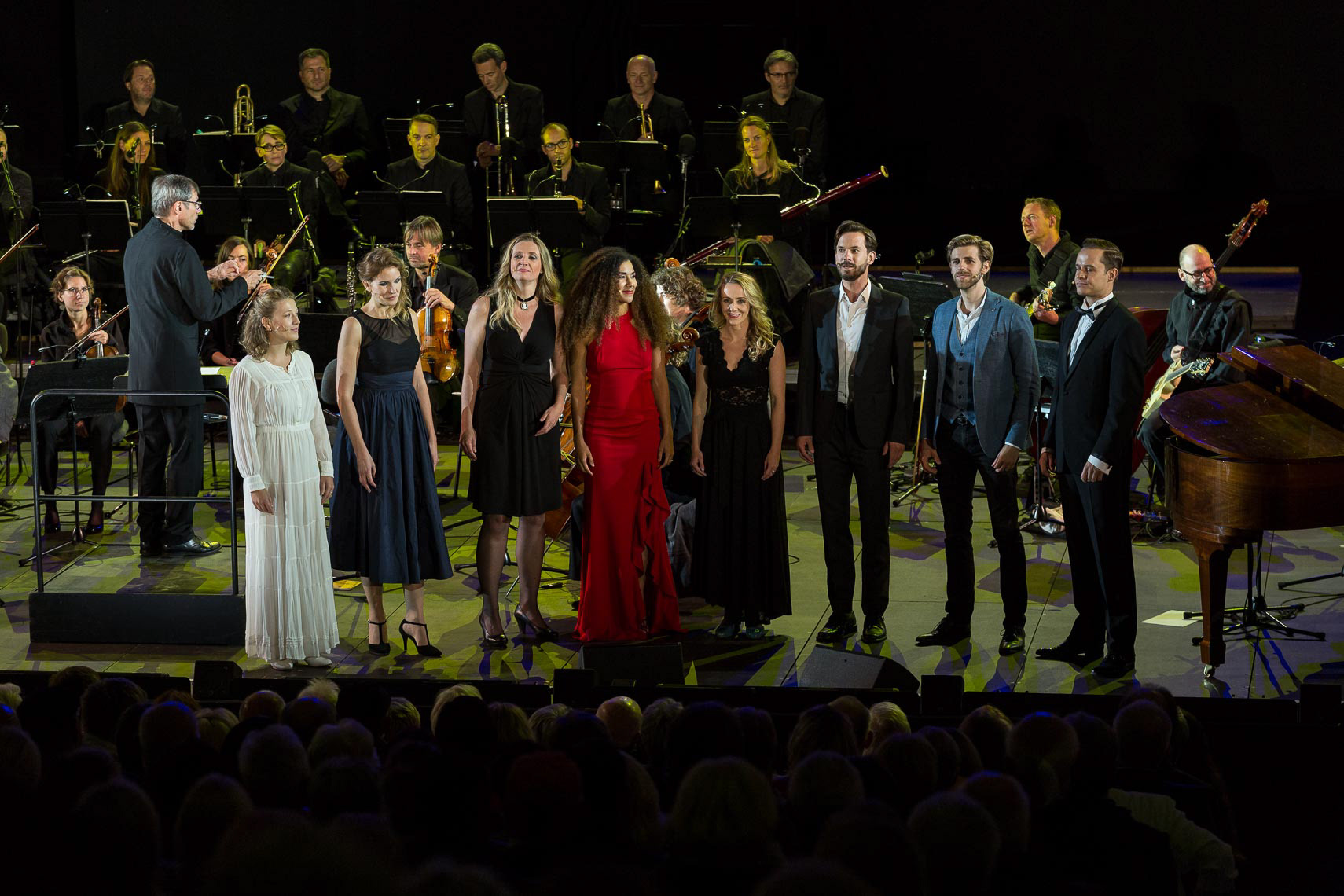 Ruth Fuchs, Ute Reiber, Annette Lubosch, Lara de Toscano, Karen Müller, Markus Schneider, Merlin Fargel und Christof Messner während der Abschlußgala „Finale Furioso” der 69. Bad Hersfelder Festspiele am 01. September 2019 in der Stiftsruine Bad Hersfeld / Hessen / Deutschland