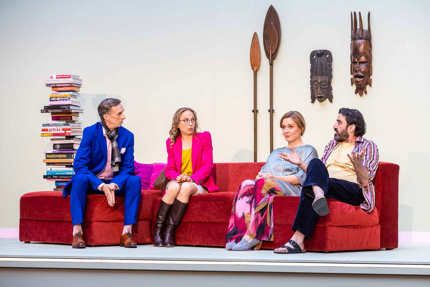 Thorsten Krohn (Alain Reille), Lucca Züchner (Annette Reille), Mara Widmann (Véronique Houillé), Michele Cuciuffo (Michel Houillé) während der Generalprobe zu "Der Gott des Gemetzels" bei den 74. Bad Hersfelder Festspiele, 26. Juni 2025, Schloß Eichhof / Bad Hersfeld / Deutschland