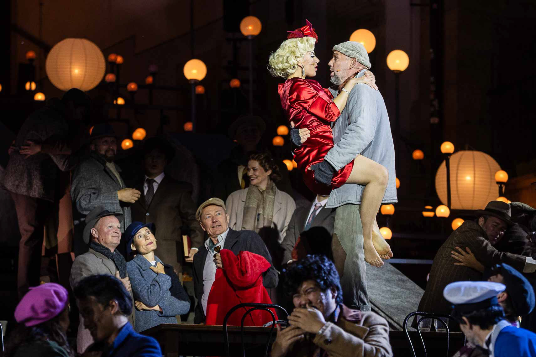 Candela Gotelli (Musetta) und Kammersänger Máté Sólyom Nagy (Marcello) während der Generalprobe zu "La Bohème" bei den 32. Domstufen-Festspiele, aufgenommen am 06. August 2025 in Erfurt (Thüringen).