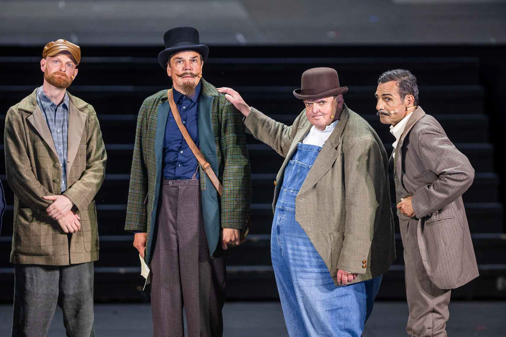 Mathias Znidarec (Max Schlucker), Wolfgang Seidenberg (Peter Block), Günter Alt (Tom Rohr), Erol Sander (Benedikt), Generalprobe "Sommernachtsträume" bei den 74. Bad Hersfelder Festspiele 2025, 18. Juni 2025, Stiftsruine Bad Hersfeld / Hessen / Deutschland,