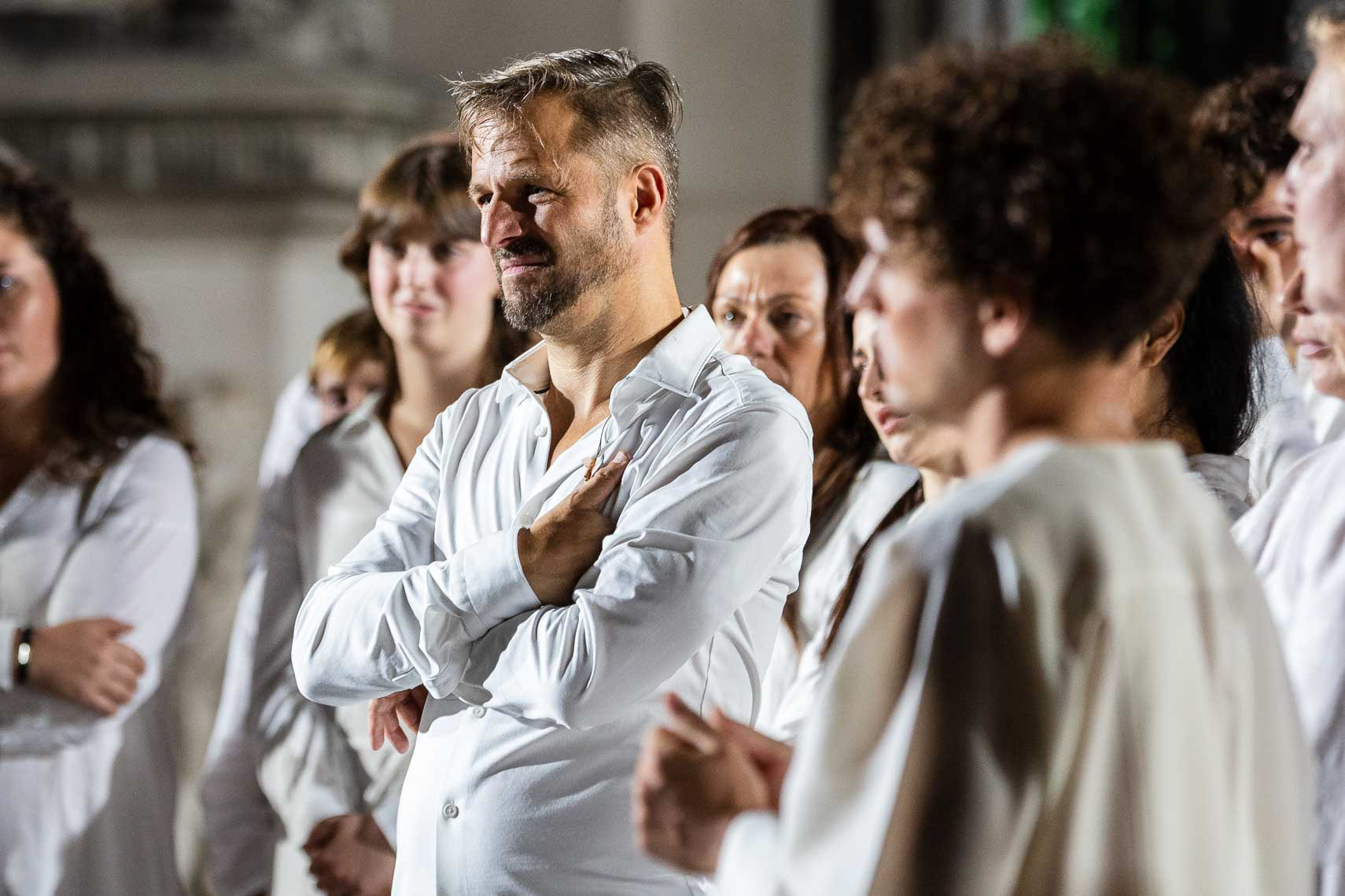 Philipp Hochmair (Jedermann) während der Generalprobe zu "Jedermann - Das Spiel vom Sterben des Reichen Mannes" von Hugo von Hofmannsthal (1874 - 1929) bei den Salzburger Festspielen 2024 am 17. Juli 2024 auf dem Domplatz Salzburg / Land Salzburg / Österreich