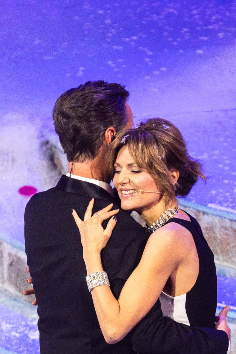 Ella Endlich tanzt mit Florian Silbereisen bei der TV-Show "Das Adventsfest der 100.000 Lichter" im Congress Centrum Suhl, Deutschland, 29. November 2025.