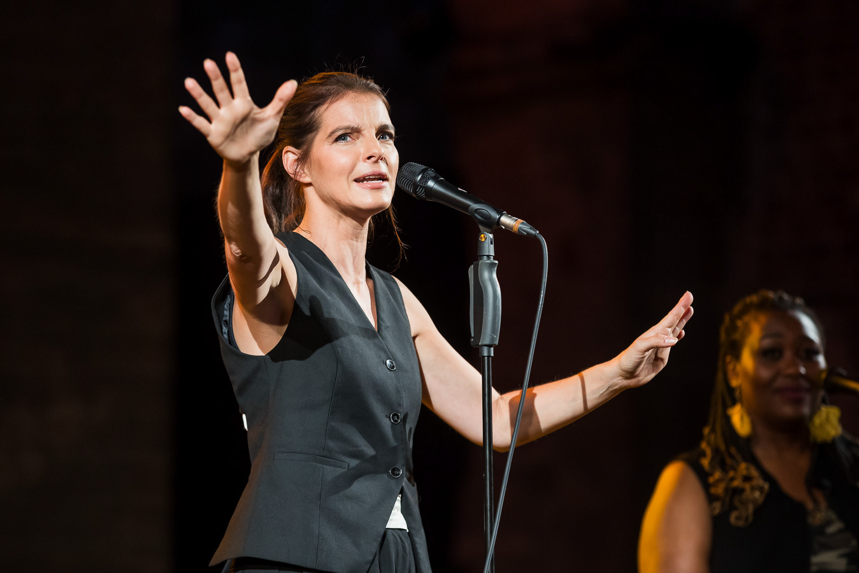 Yvonne Catterfeld während ihrer Tournee „Change” mit einem Auftritt im Rahmenprogramm der 72. Bad Hersfelder Festspiele am 17. August 2023 in der Stiftsruine Bad Hersfeld / Hessen / Deutschland