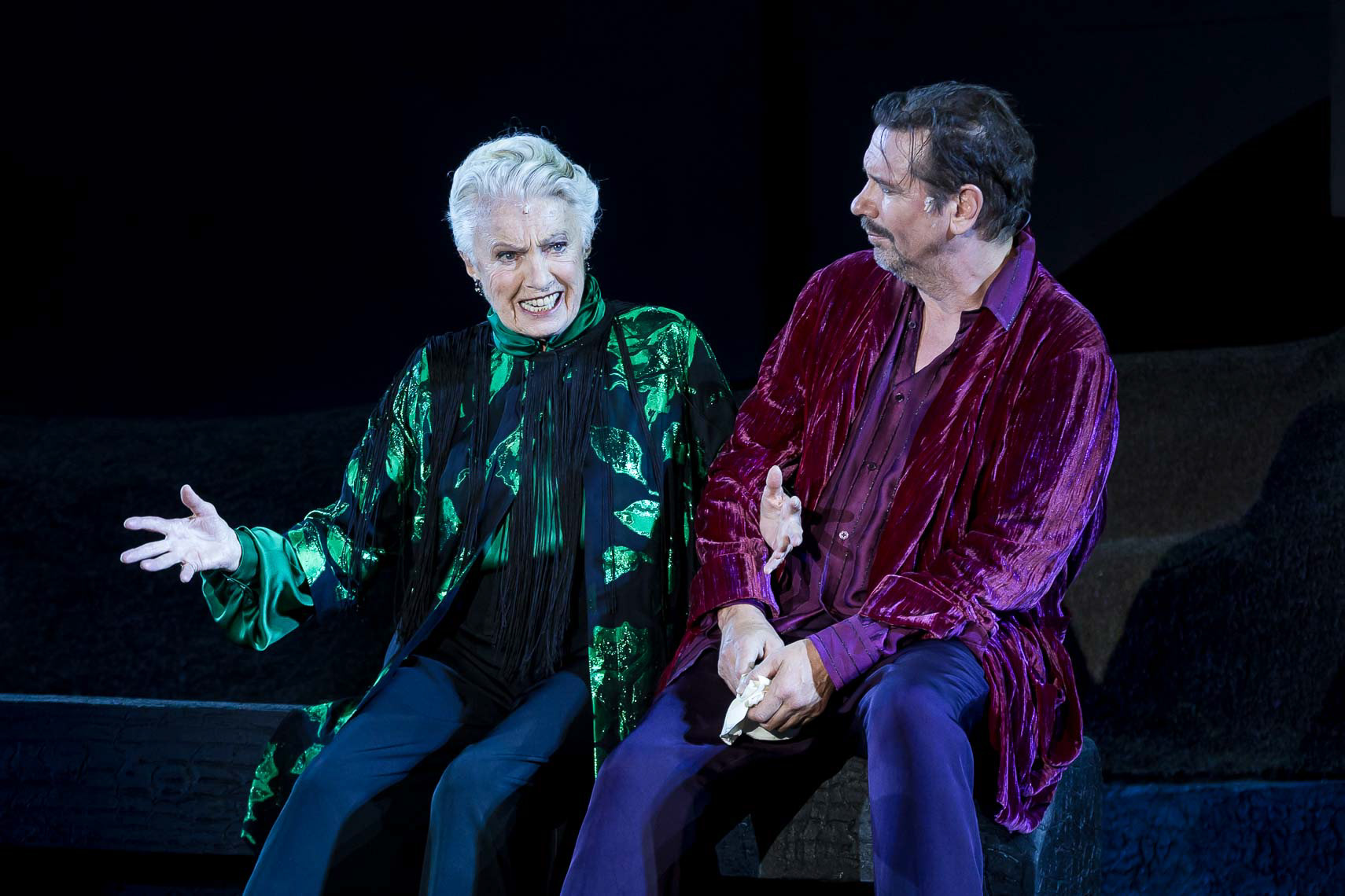 Nicole Heesters (Jedermanns Mutter) mit Michael Maertens (Jedermann) während der Medienprobe / Generalprobe zu „Jedermann - Das Spiel vom Sterben des reichen Mannes” von Hugo von Hofmannsthal (1974 - -1929) bei den Salzburger Festspiele 2023