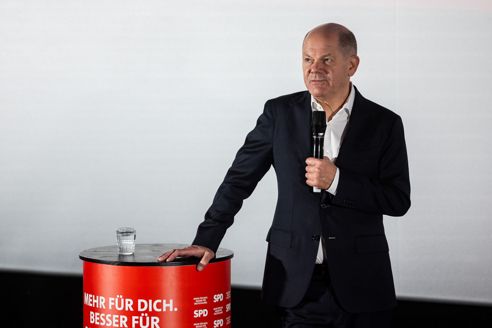 Bundeskanzler Olaf Scholz (66)