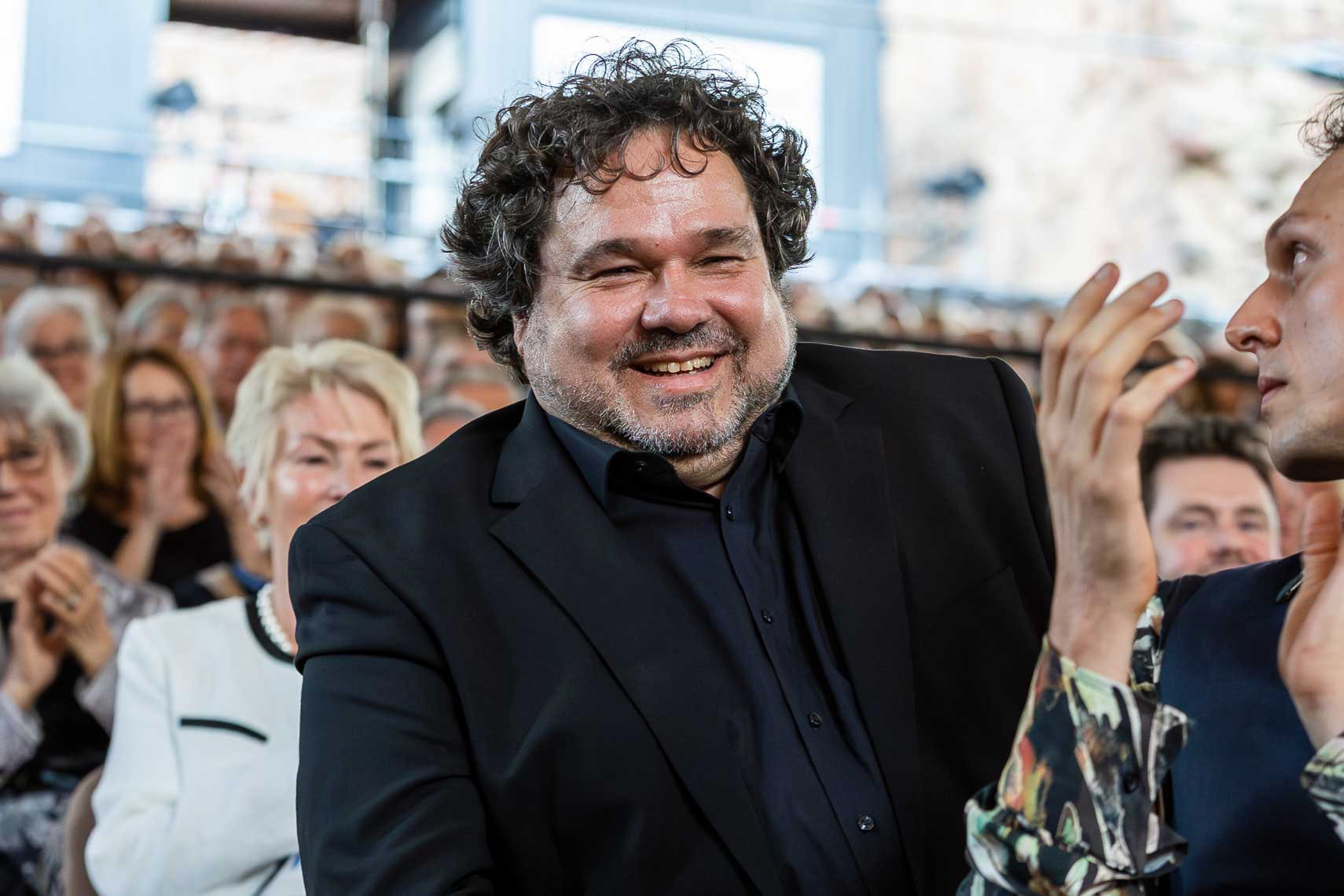 Joern Hinkel (scheidender Intendant) während der Abschluss-Gala der 74. Bad Hersfelder Festspiele in der Stiftsruine, aufgenommen am 18. August 2025 in Bad Hersfeld (Hessen).
