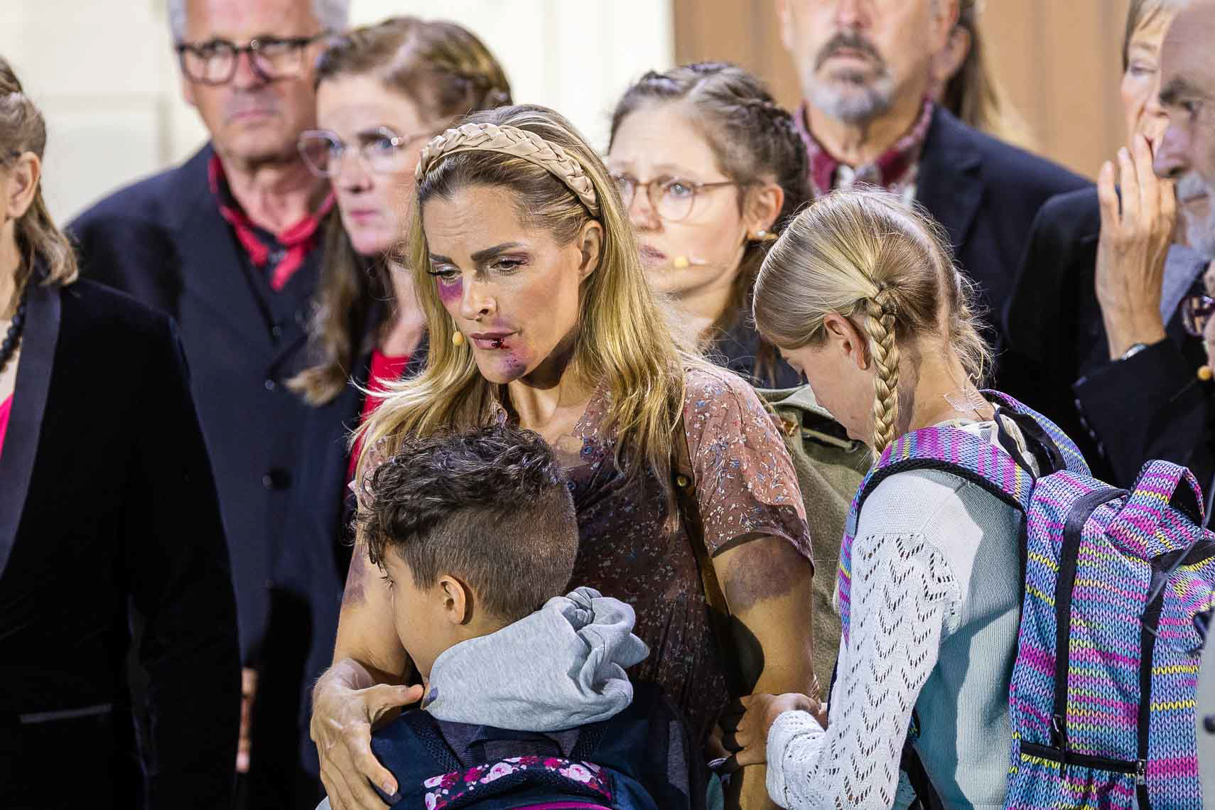 Sandy Mölling (Gabriella) mit Sohn Noah Mölling Atweh (Gordon) und Milena Nuhn (Jennifer / Mädchen) während der Medienprobe zu "Wie im Himmel" bei den 73. Bad Herfsleder Festspiele am 25. Juli 204 in der Stiftsruine Bad Hersfeld / Hessen / Deutschland