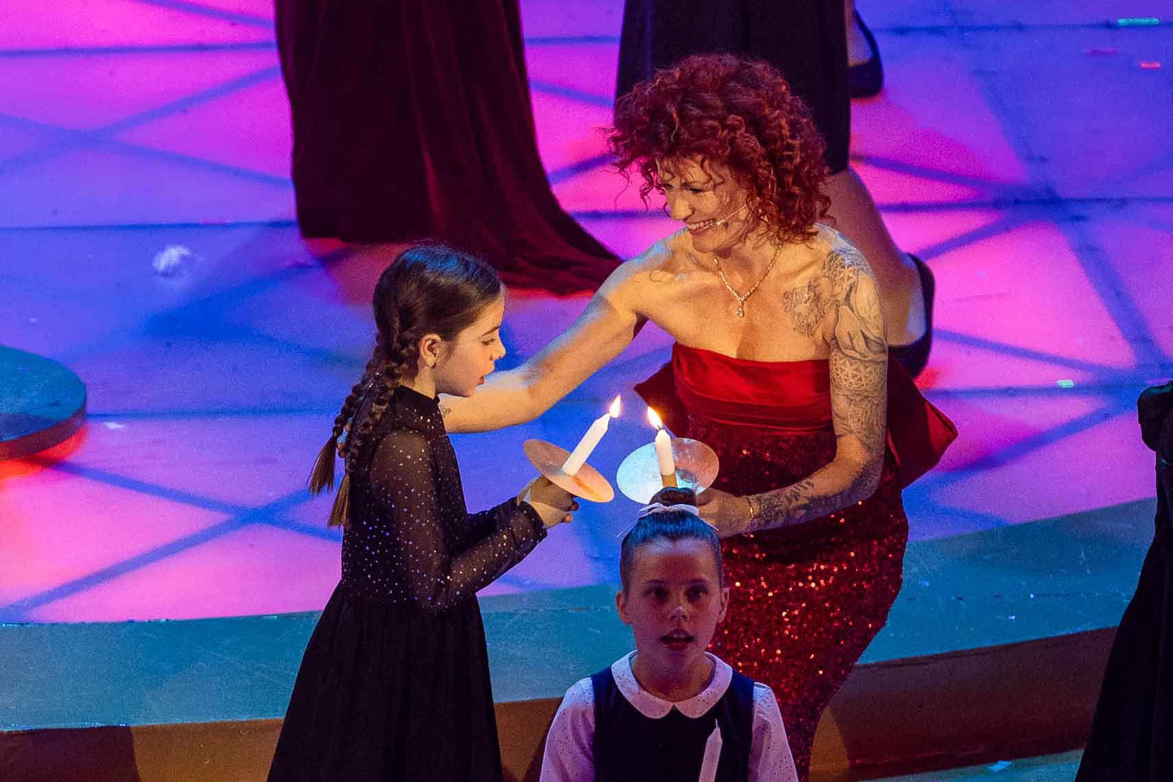 No Angels (Lucy Diakovska) bei der TV-Show "Das Adventsfest der 100.000 Lichter" im Congress Centrum Suhl, Deutschland, 29. November 2025.