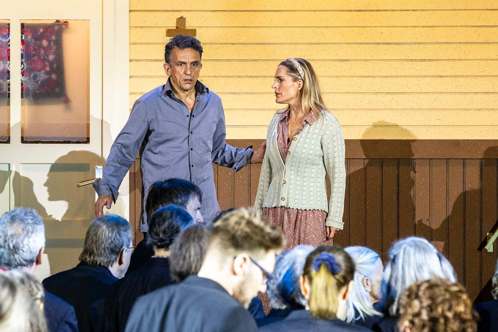 Henry Arnold (Daniel Daréus) mit Sandy Mölling (Gabriella) während der Medienprobe zu "Wie im Himmel" bei den 73. Bad Herfsleder Festspiele am 25. Juli 204 in der Stiftsruine Bad Hersfeld / Hessen / Deutschland