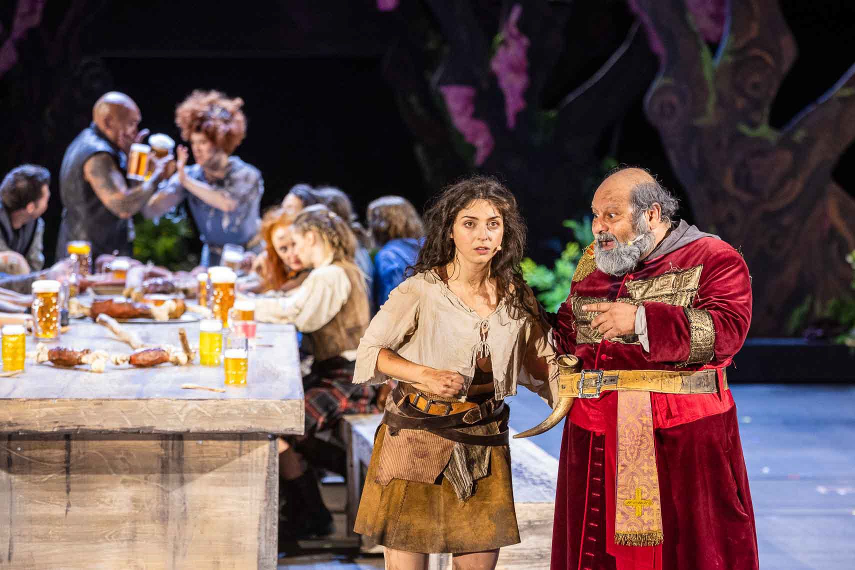 Myriam Ahkoundov (Ronja), Georgios Tsivanoglou (Glatzen-Per) - Ronja Räubertochter - 74. Bad Hersfelder Festspiele - Generalprobe - Stiftsruine - Bad Hersfeld