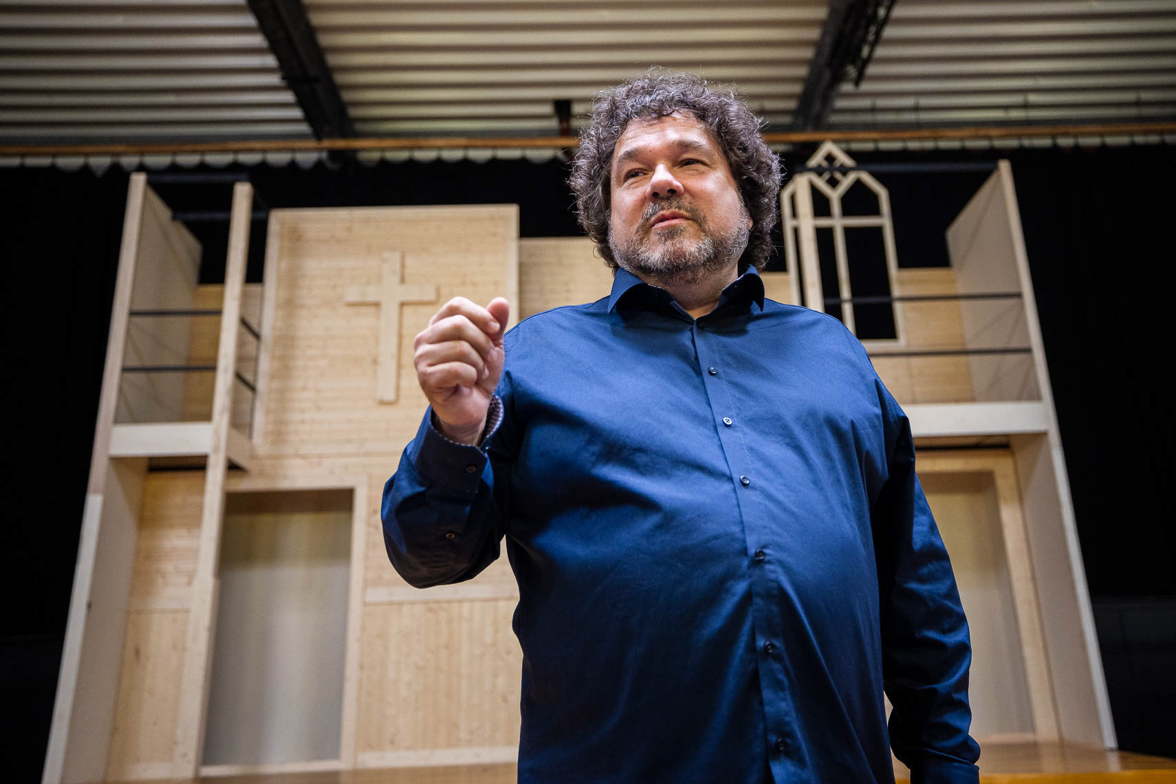 Joern Hinkel (Regie / Intendant) während des Probenbeginns zu "Wie im Himmel" bei den 73. Bad Hersfelder Festspiele am 18. Juni 204 in der Probenhalle Bad Hersfeld / Hessen / Deutschland