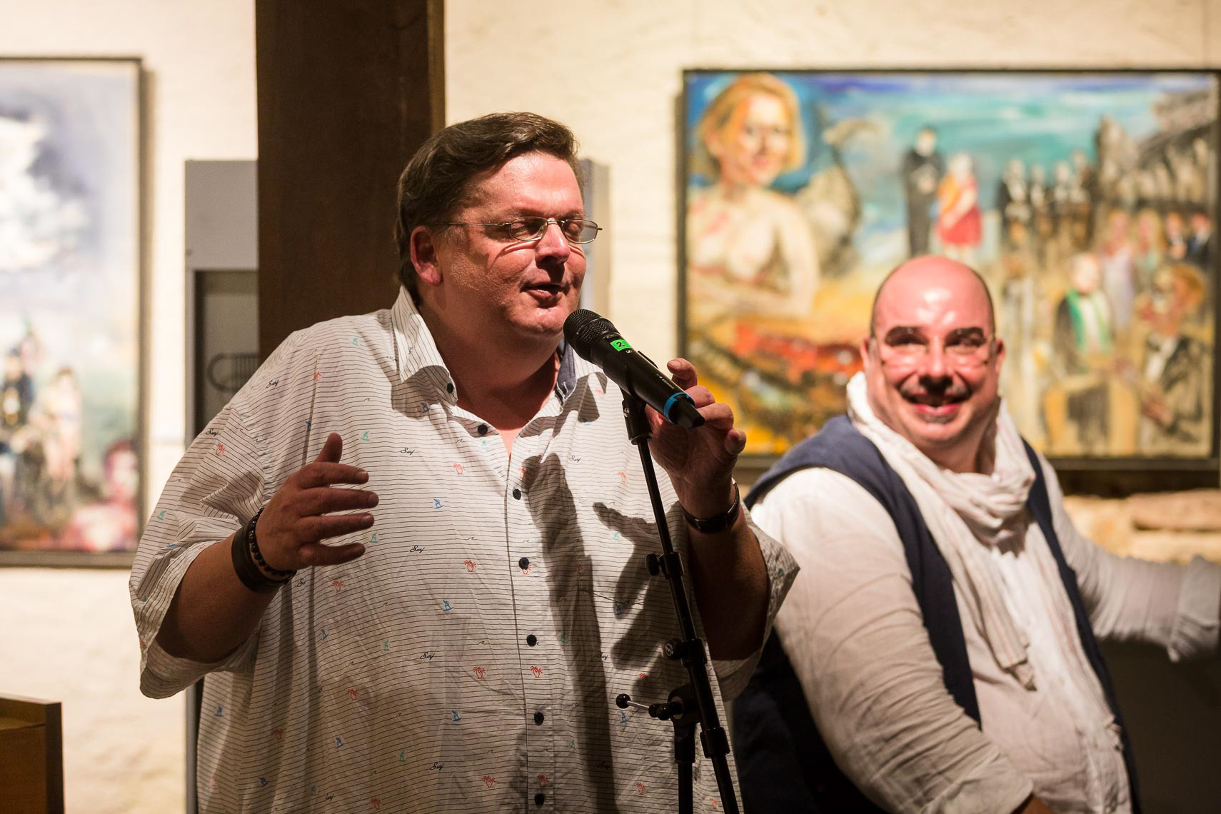 Günter Alt, daneben Schauspieler Robert Joseph Bartl