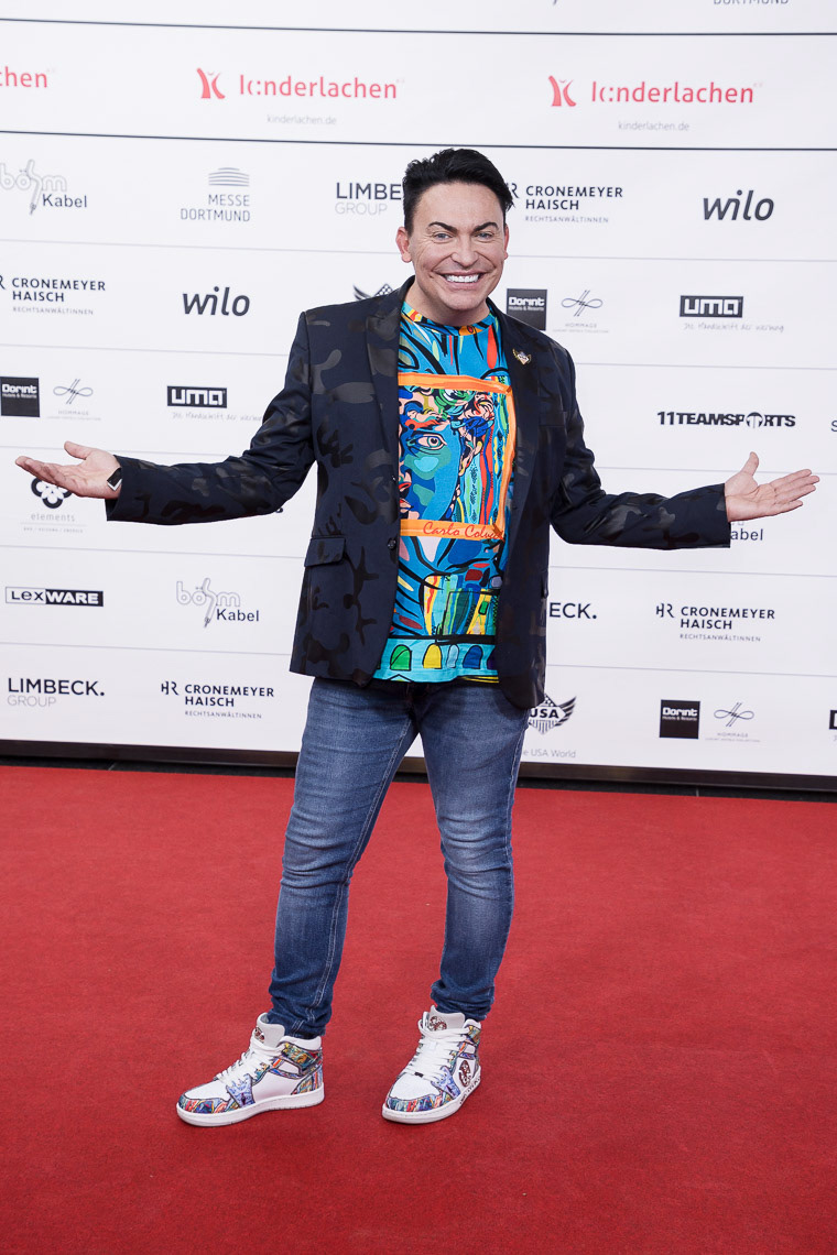 Matthias Mangiapane auf dem Roten Teppich bei der 19. Kinderlachen-Gala in Dortmund