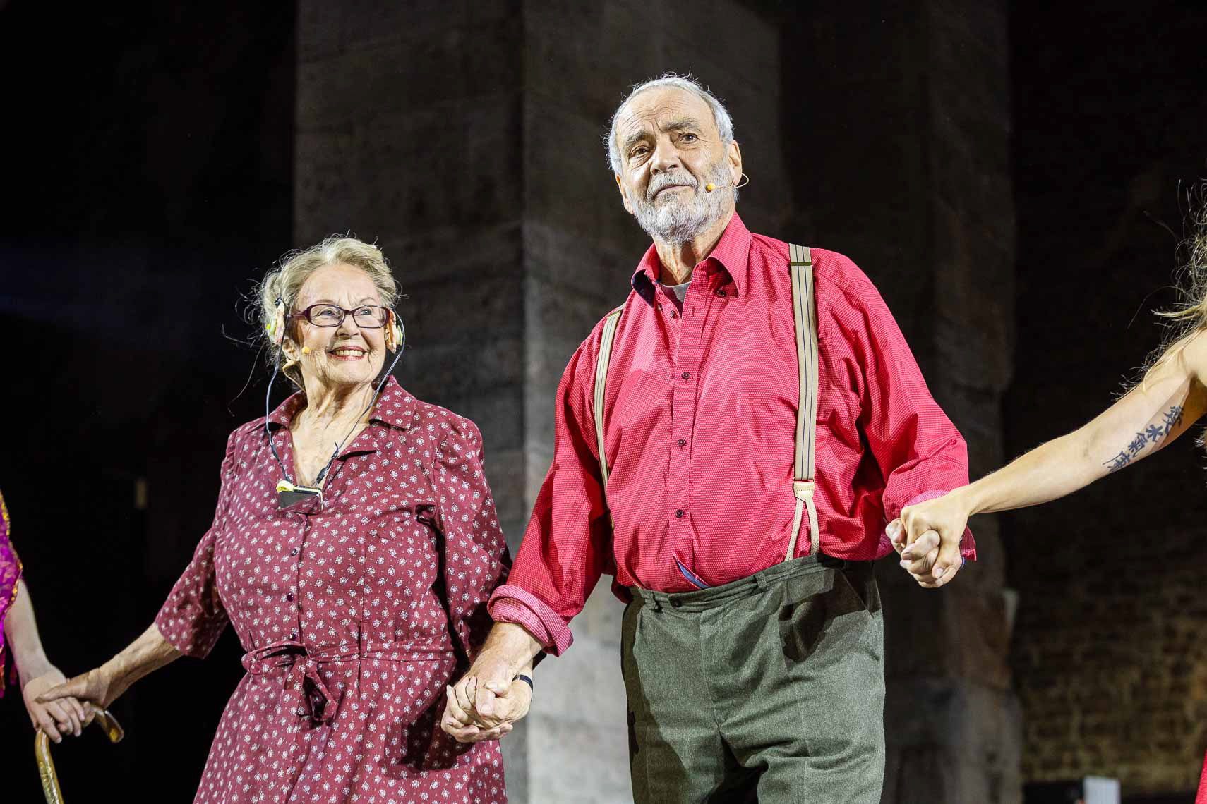 Brigitte Grothum (Olga), Walter Kreye (Eric) während der Premiere zu "Wie im Himmel" bei den 73. Bad Hersfelder Festspiele am 26. Juli 204 in der Stiftsruine Bad Hersfeld / Hessen / Deutschland
