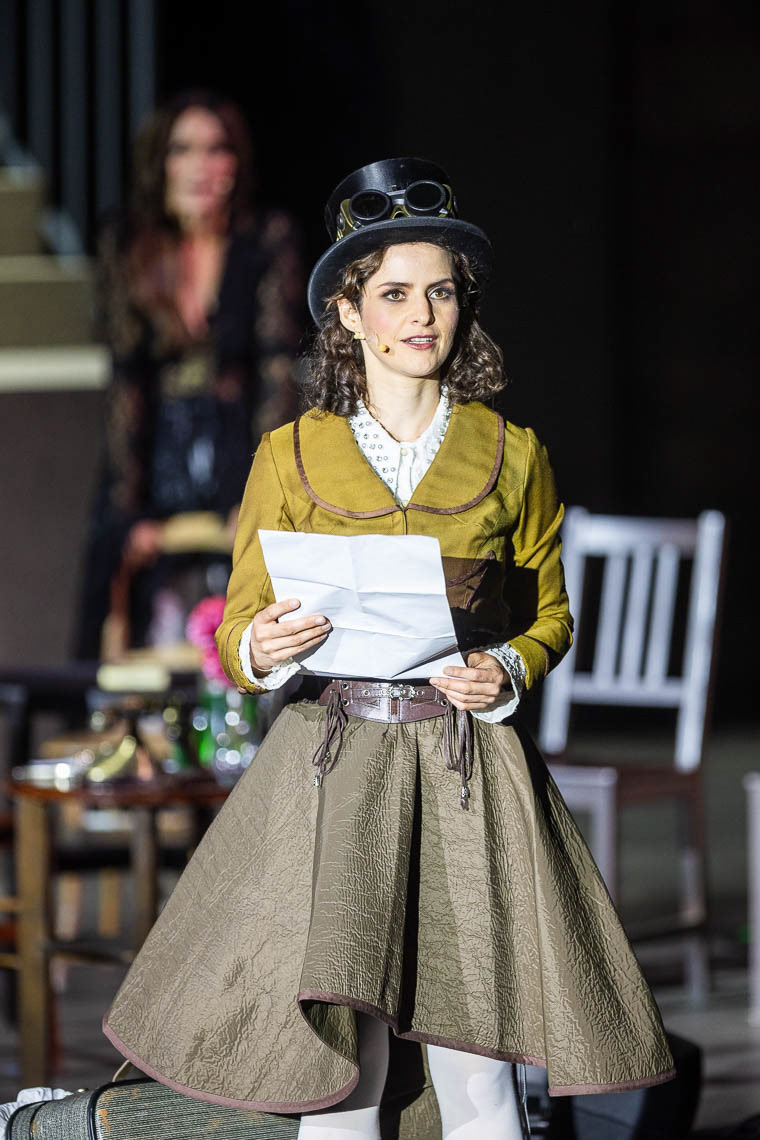 Gioia Osthoff (Hermia), Generalprobe "Sommernachtsträume" bei den 74. Bad Hersfelder Festspiele 2025, 18. Juni 2025, Stiftsruine Bad Hersfeld / Hessen / Deutschland