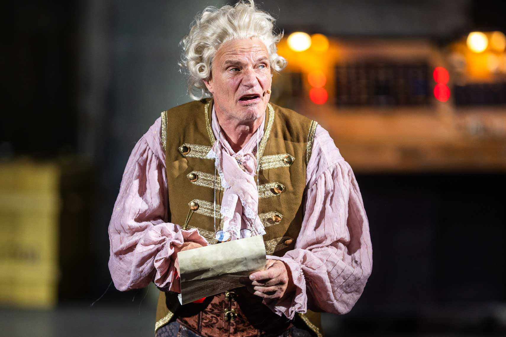Thorsten Nickel (Philostrat), Generalprobe "Sommernachtsträume" bei den 74. Bad Hersfelder Festspiele 2025, aufgenommen am 18. Juni 2025 in der Stiftsruine Bad Hersfeld (Hessen).