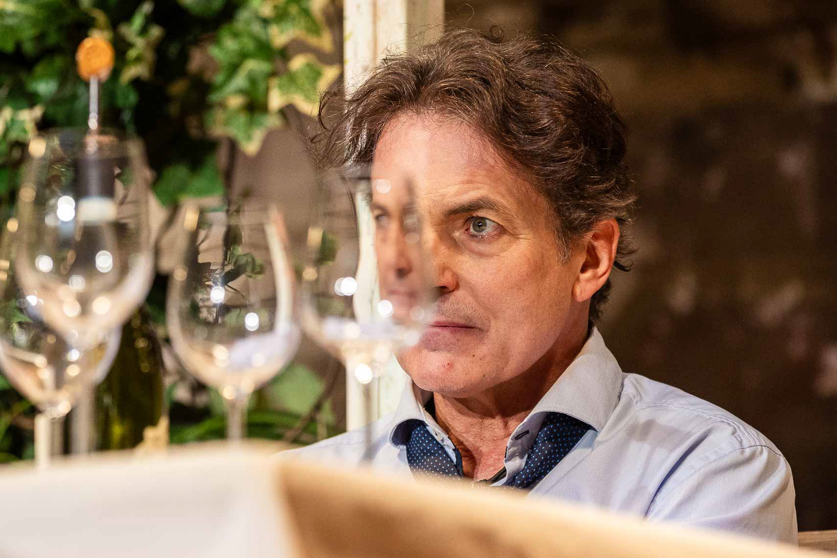 Pascal Breuer (Vincent) während der Generalprobe zu "Der Vorname" bei den 73. Bad Hersfelder Festspielen am 10. Juli 2024 im Schloss Eichhof Bad Hersfeld / Hessen / Deutschland