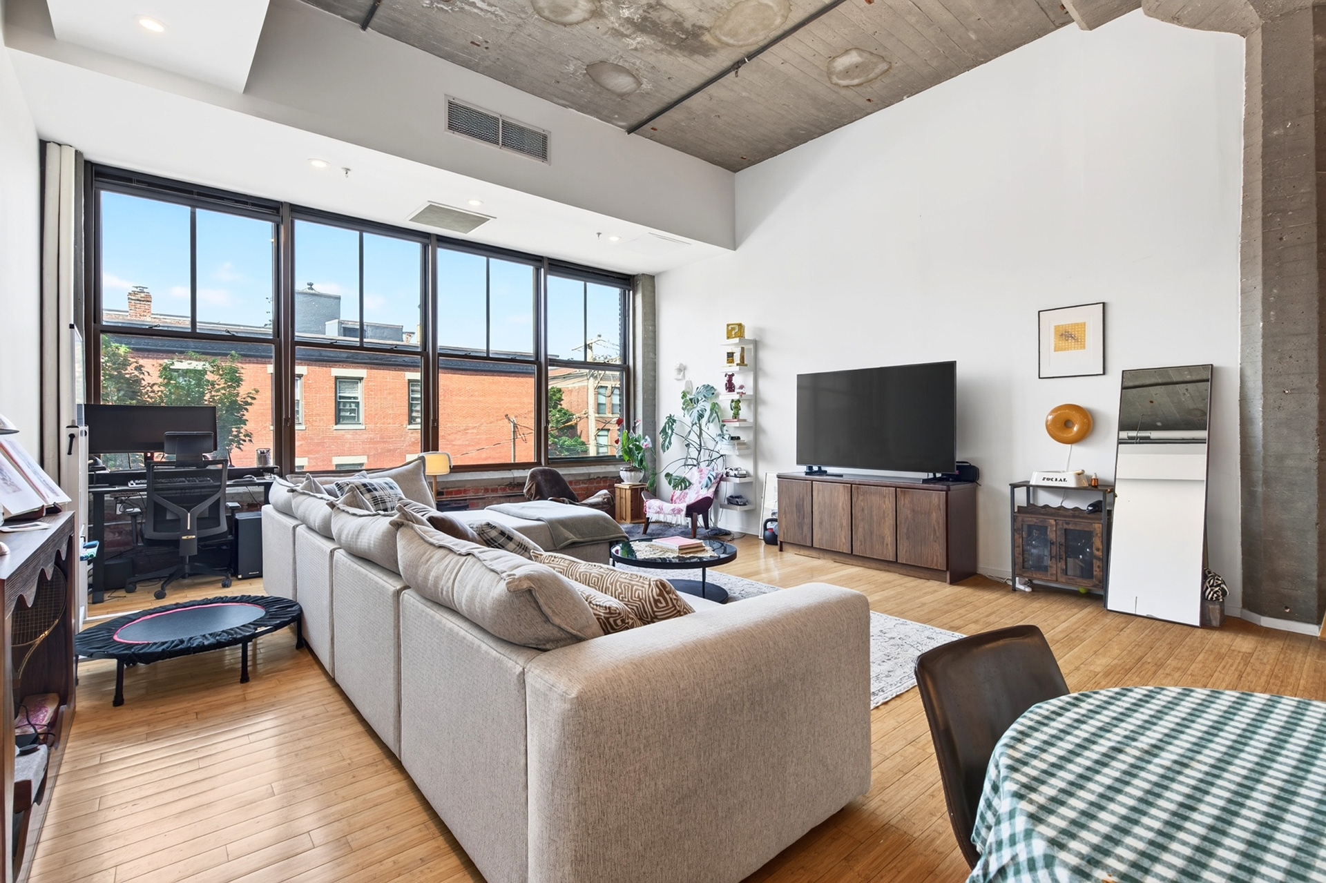 Real estate photo 4, East Boston