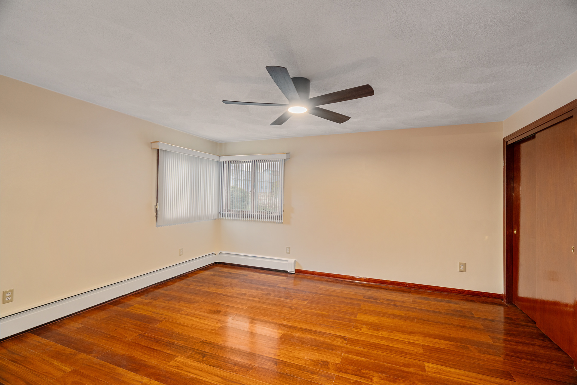 Real estate interior photo, Braintree MA