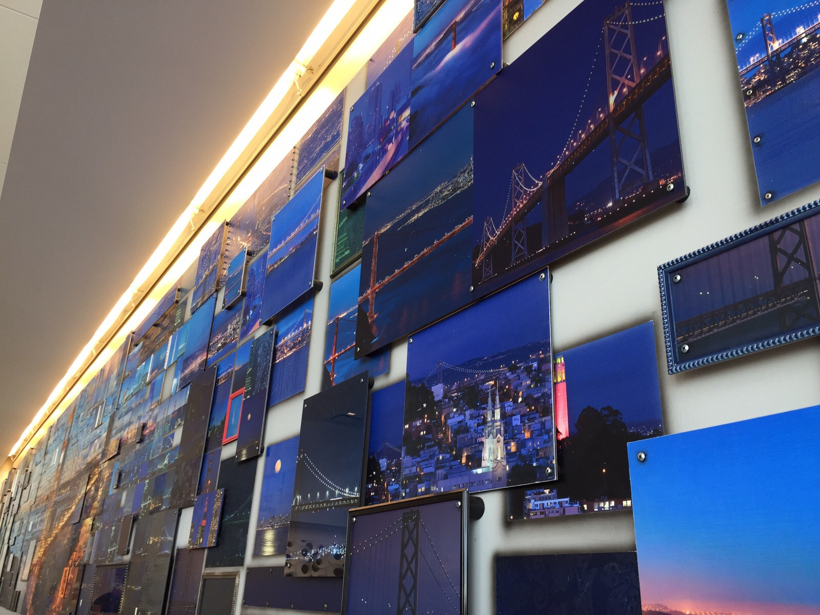 Airline business lounge art