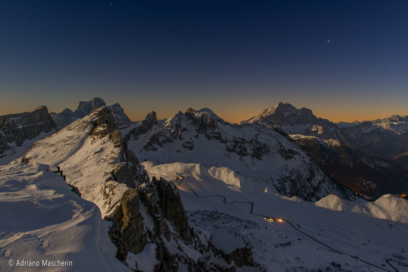 La luna illumina la vista dal Nuvolau - The moon illuminates the view from the Nuvolau