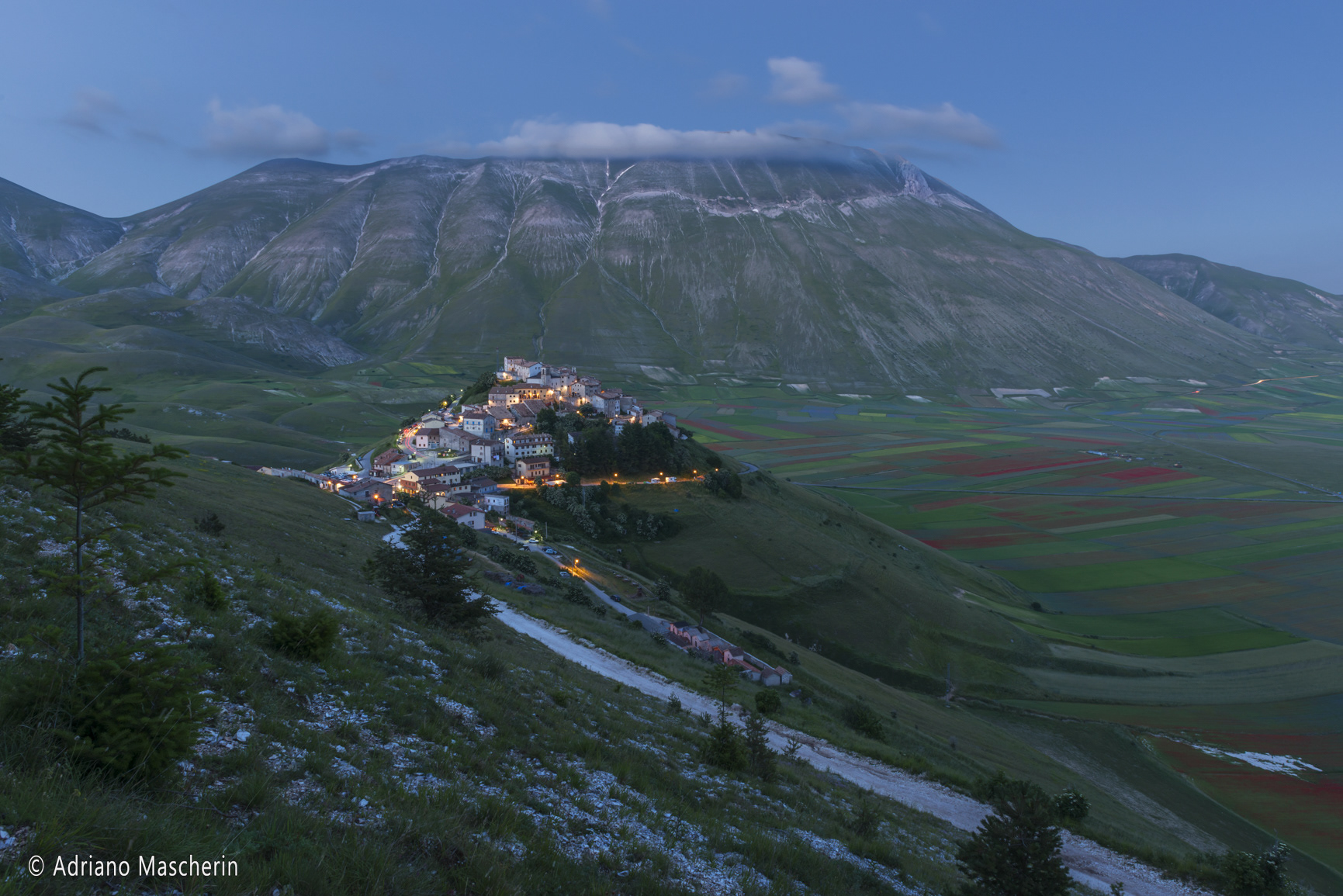 Castelluccio al crepuscolo - Castelluccio at twilight