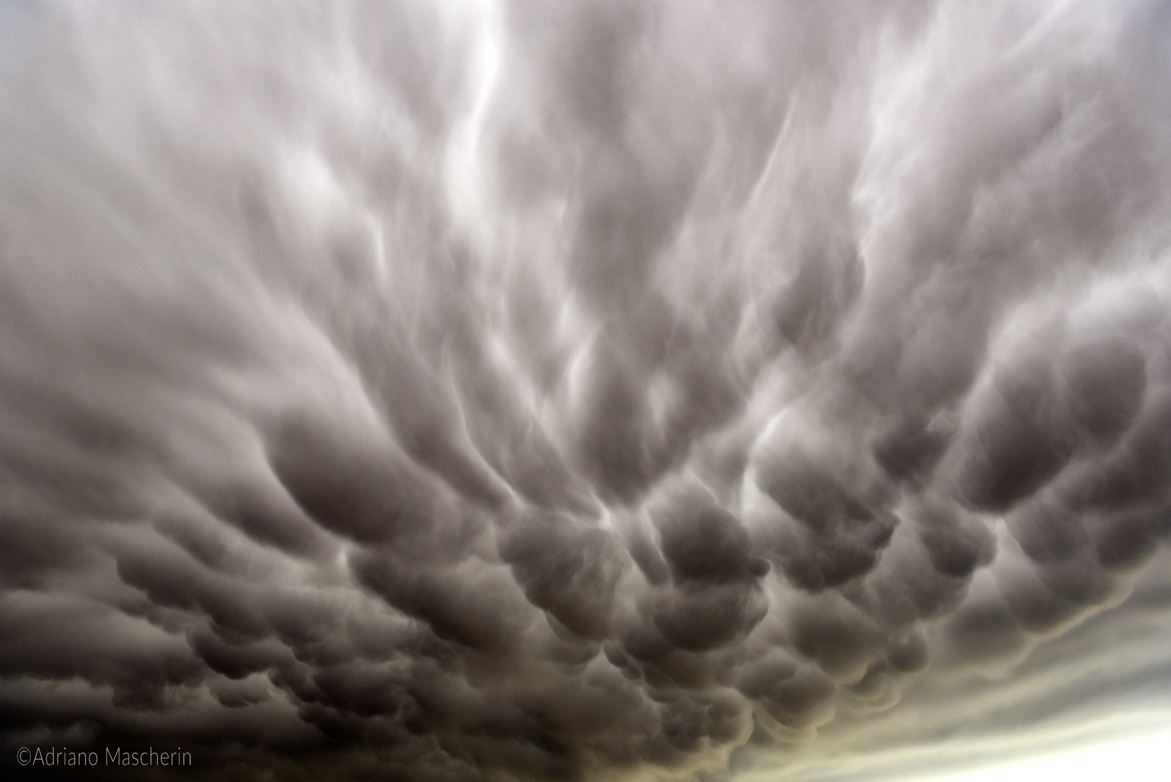 Nuvole a mammella - Mammatus clouds