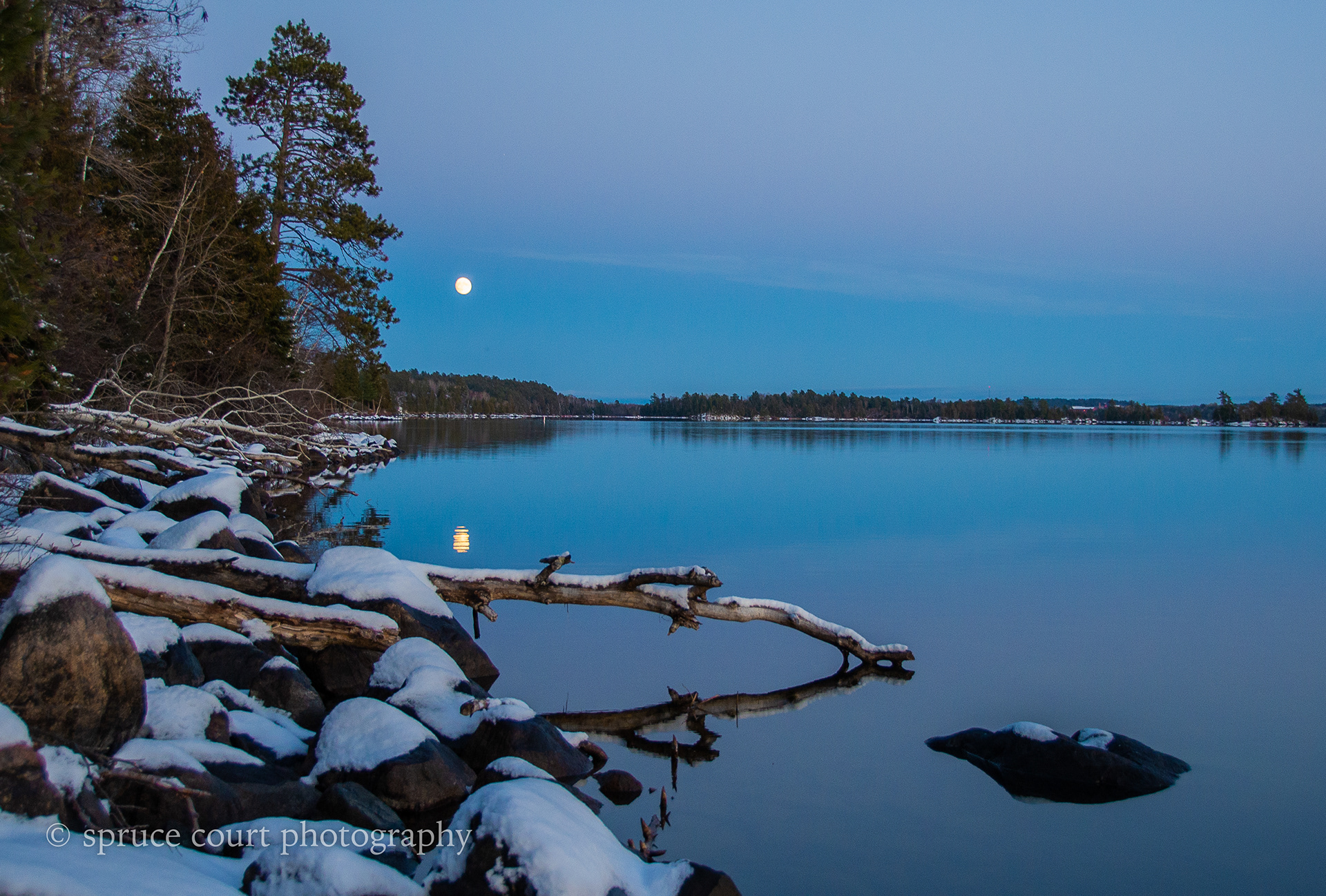 Moonrise at Shagawa Lake