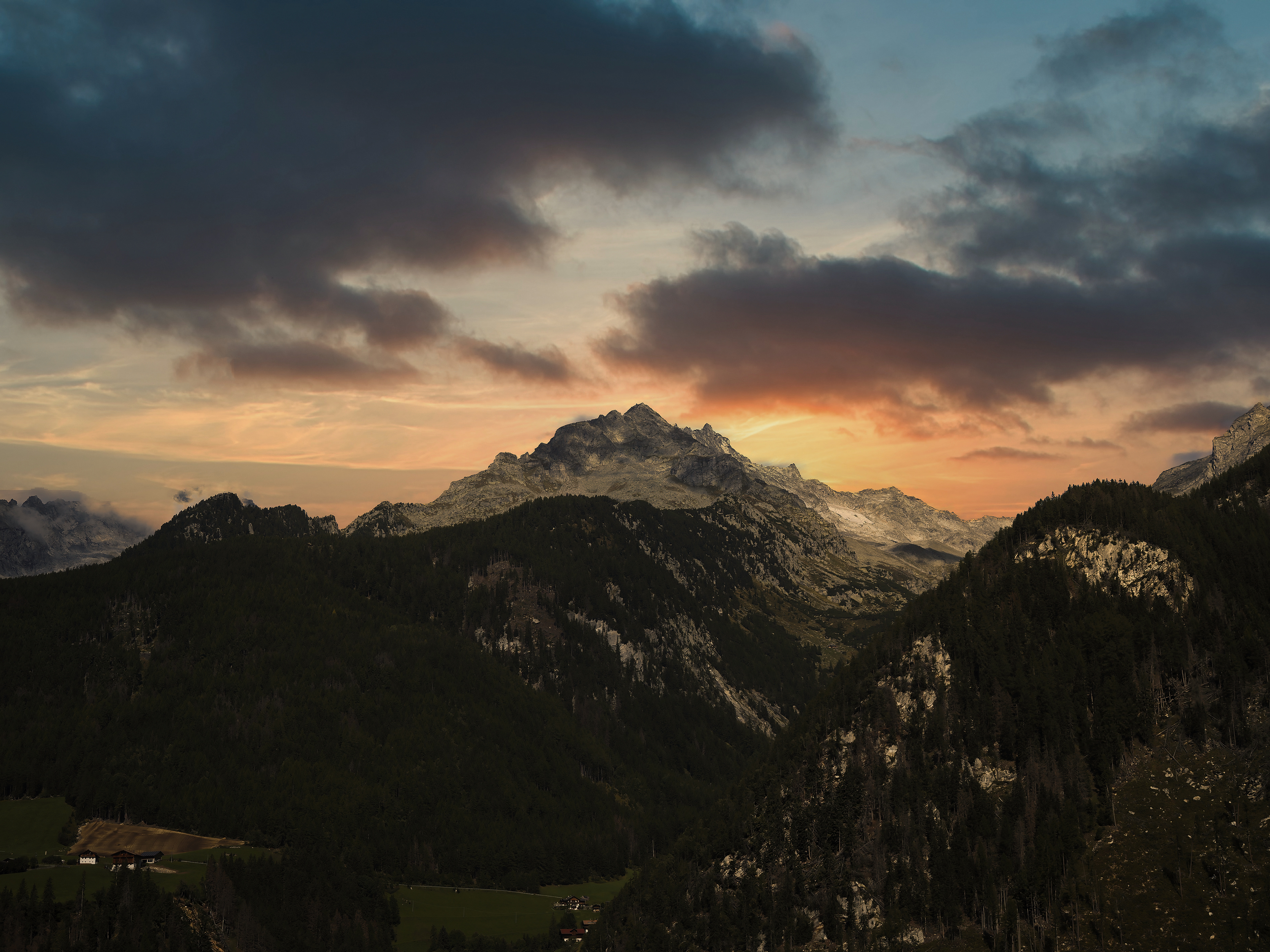 Sonnenuntergang auf dem Berg