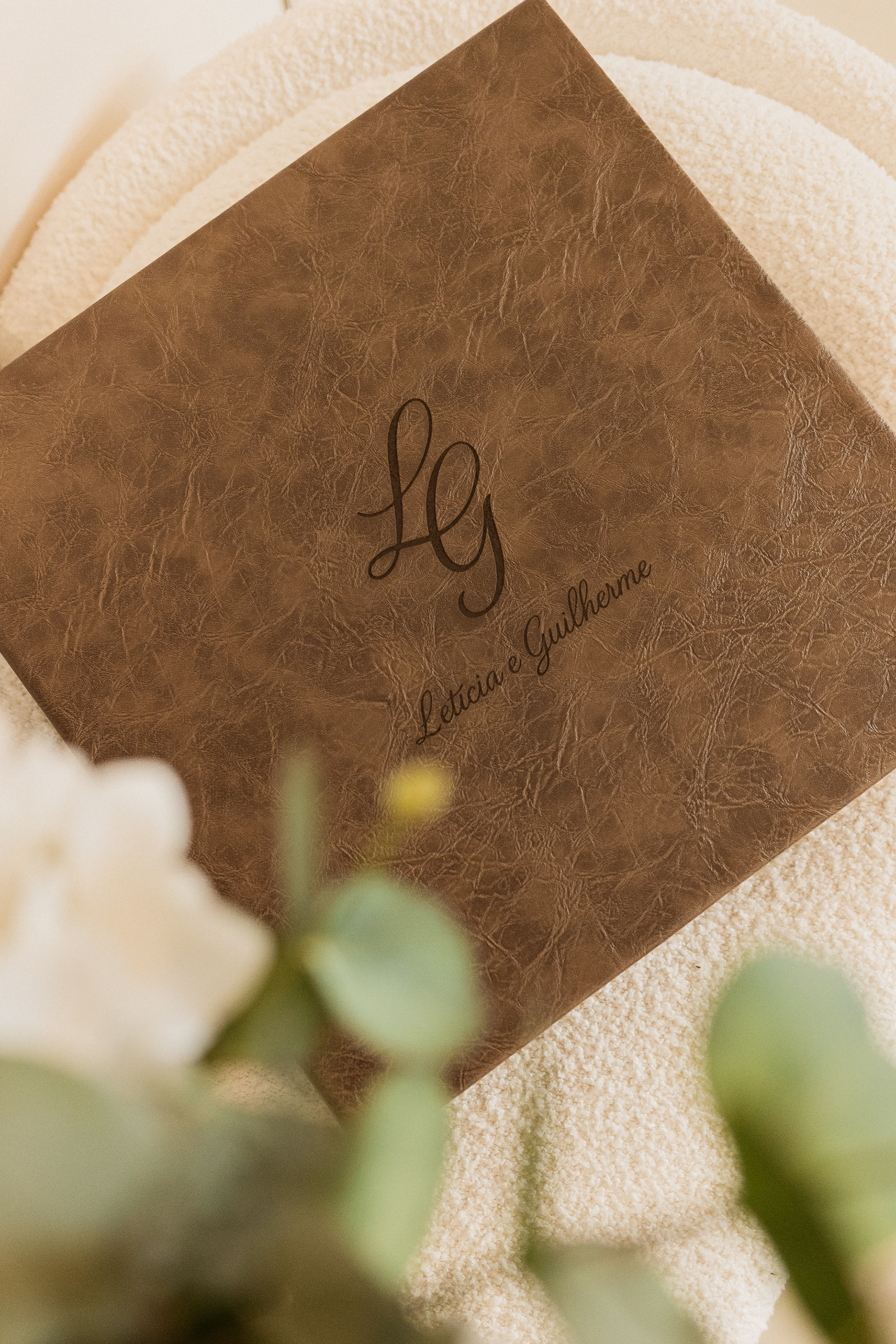 Álbum corino com gravção laser.