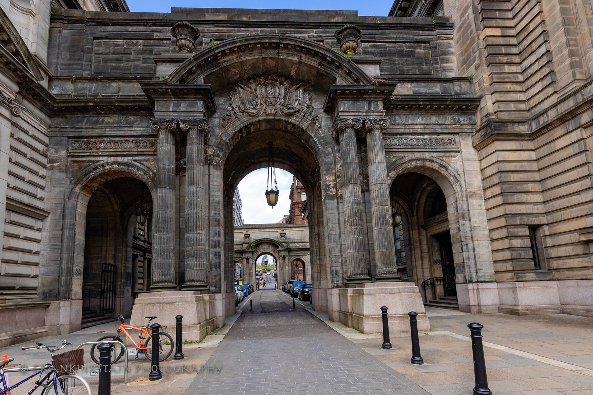 PAIRED SCREEN ARCHWAYS OVER JOHN STREET