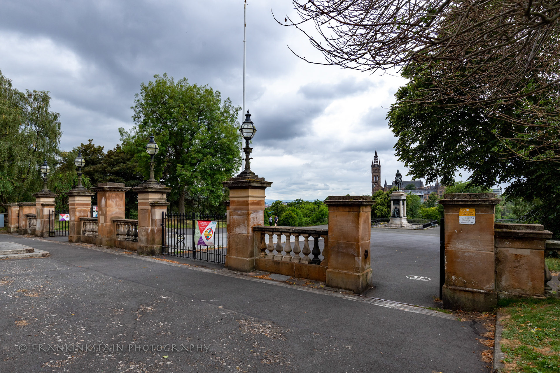 PARK TERRACE BALUSTRADE RAILINGS AND GATEWAY TO KELVINGROVE PARK