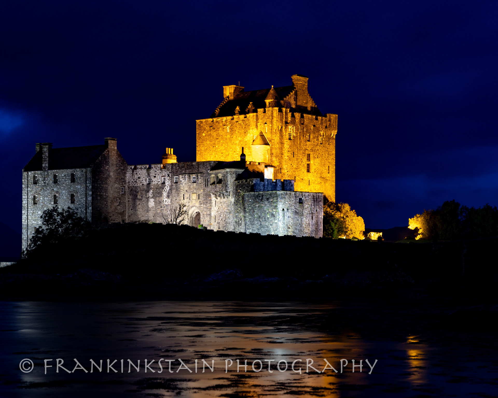 Eilean Donan Castle @ night