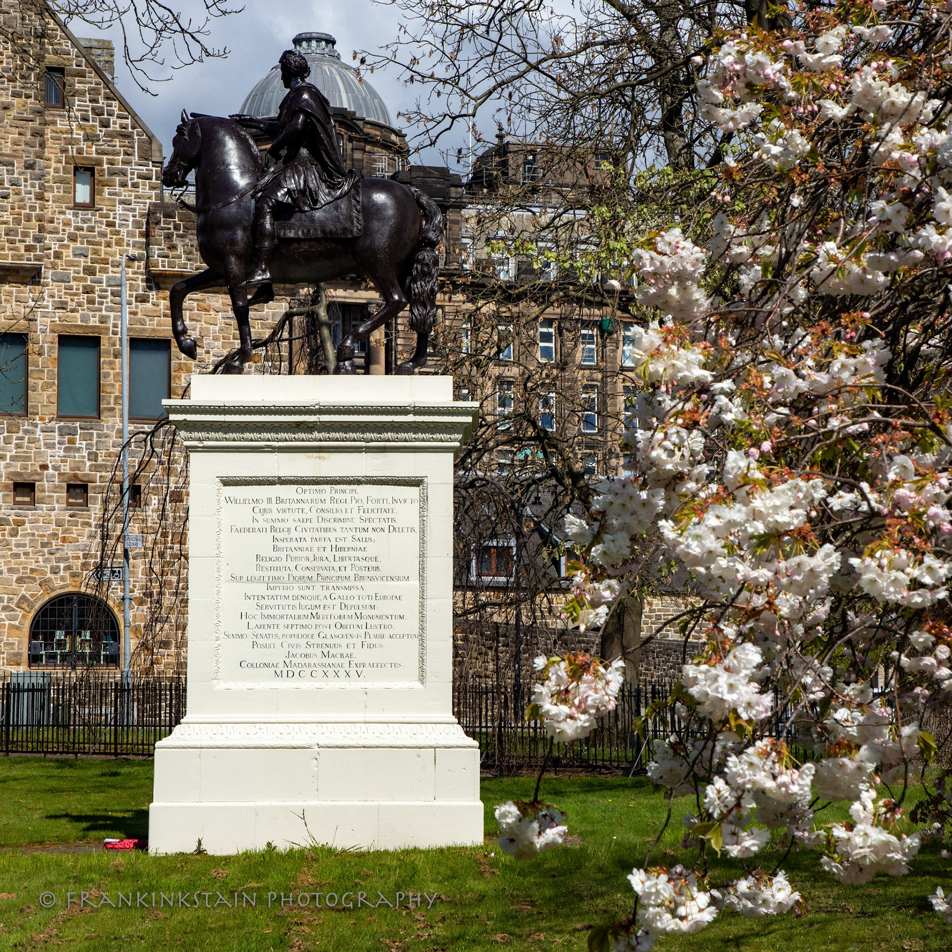 CATHEDRAL SQUARE, STATUE OF WILLIAM III