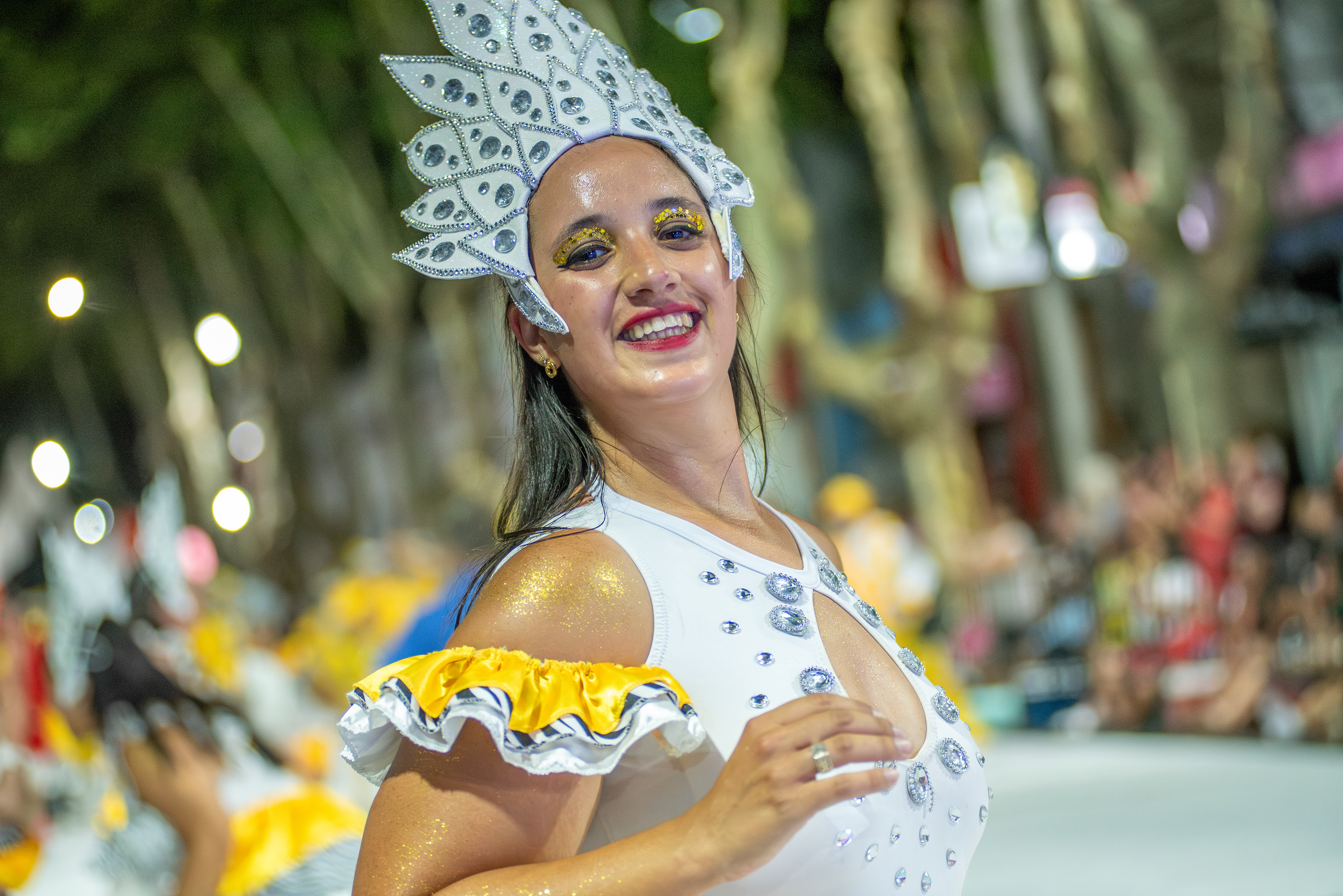 Bailarina de La 10 de Mayo