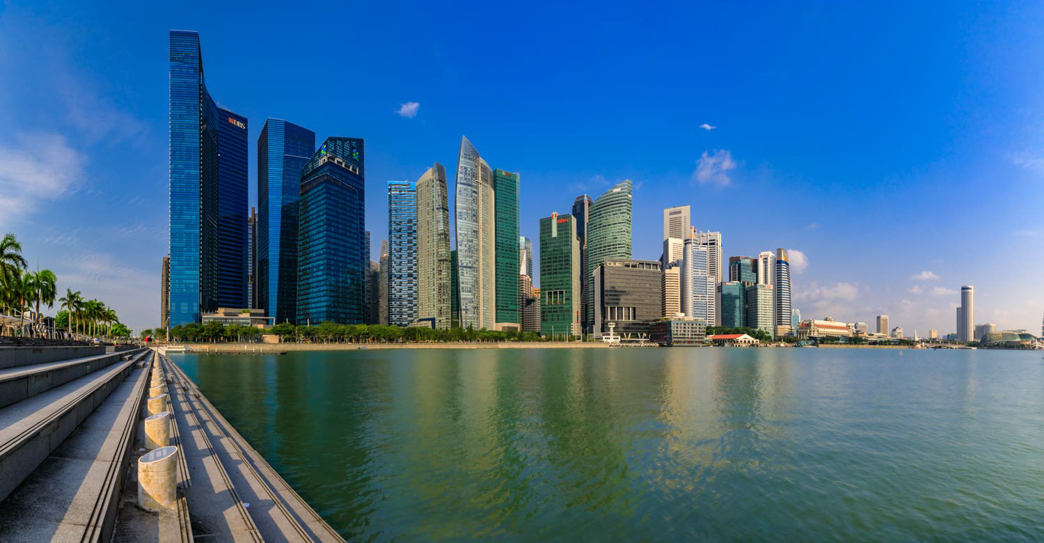 Skyscrapers of the Singapore downtown district waterfront skyline