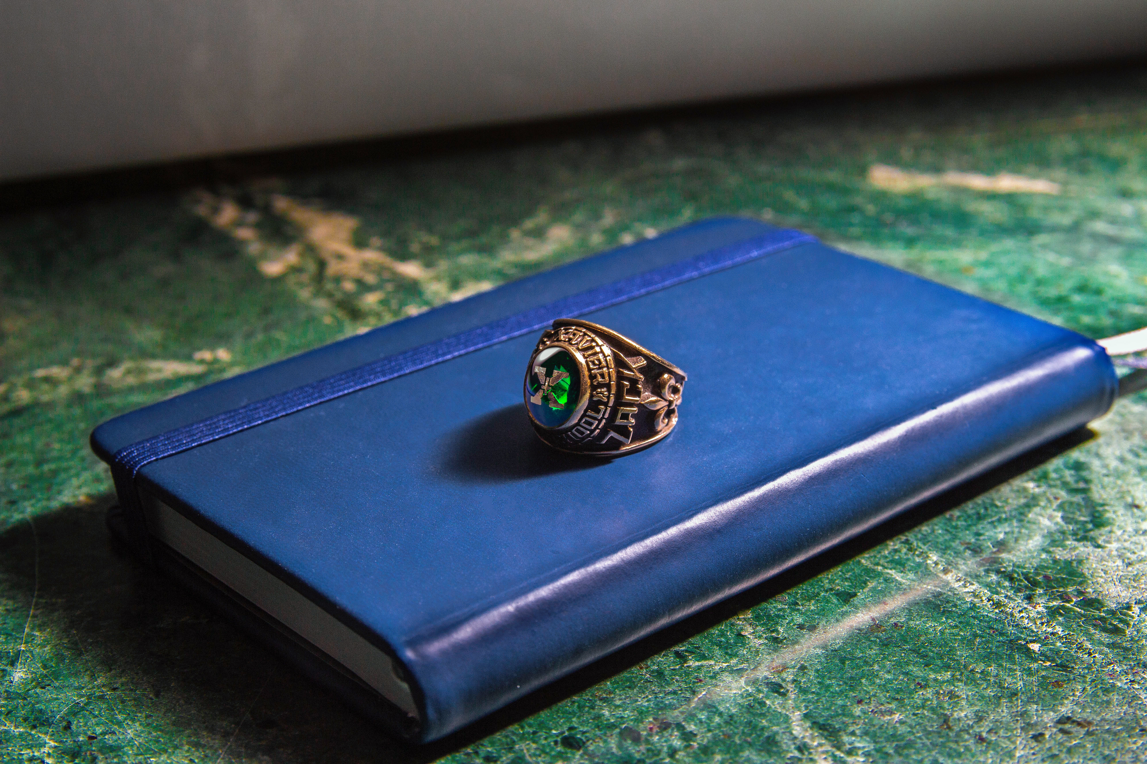 Composite made from multiple pictures with different lighting