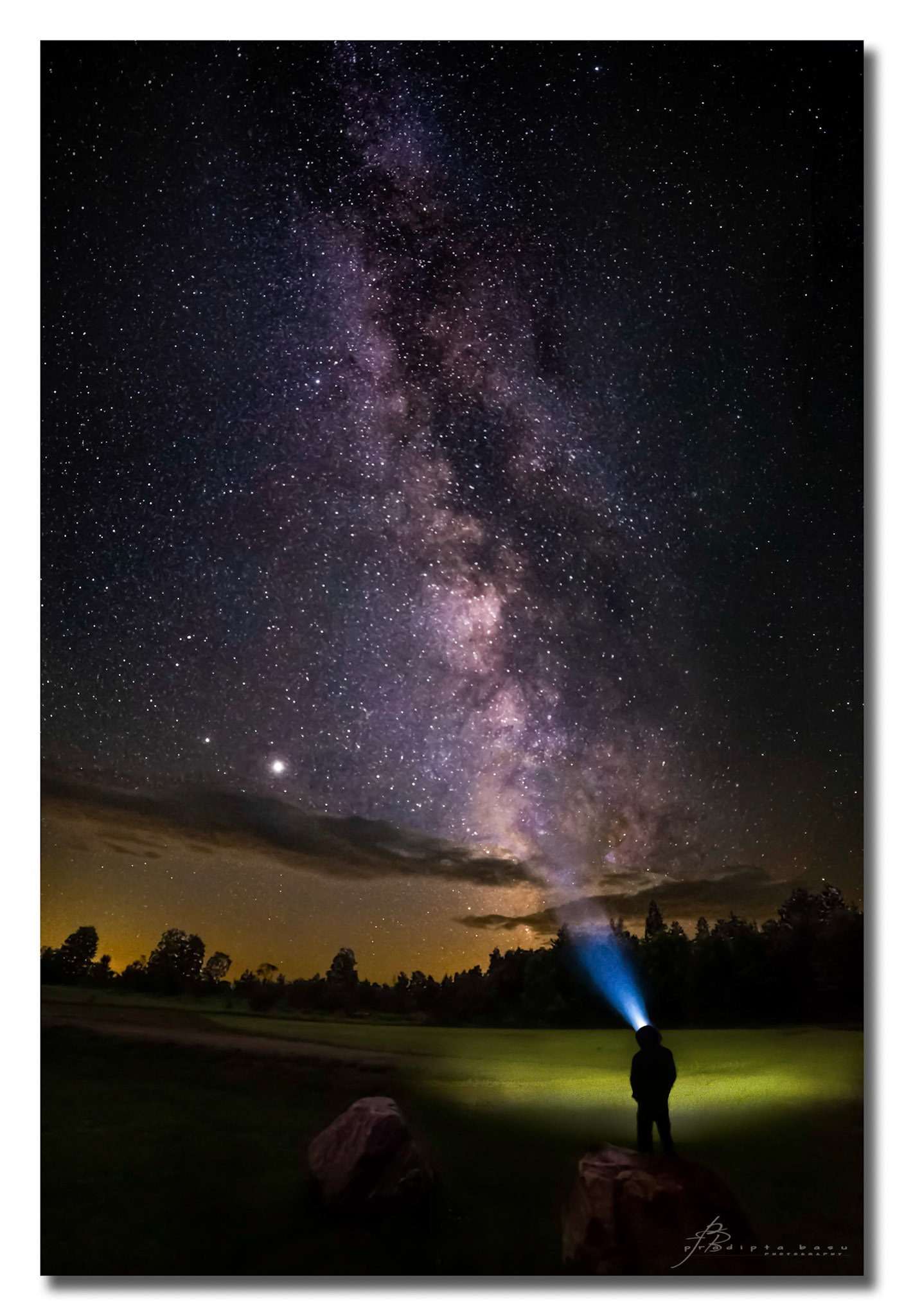 Milky way from Frontanac Dark Sky Preserve. Jupiter and Saturn are very prominent in night sky and framed together with the galaxy