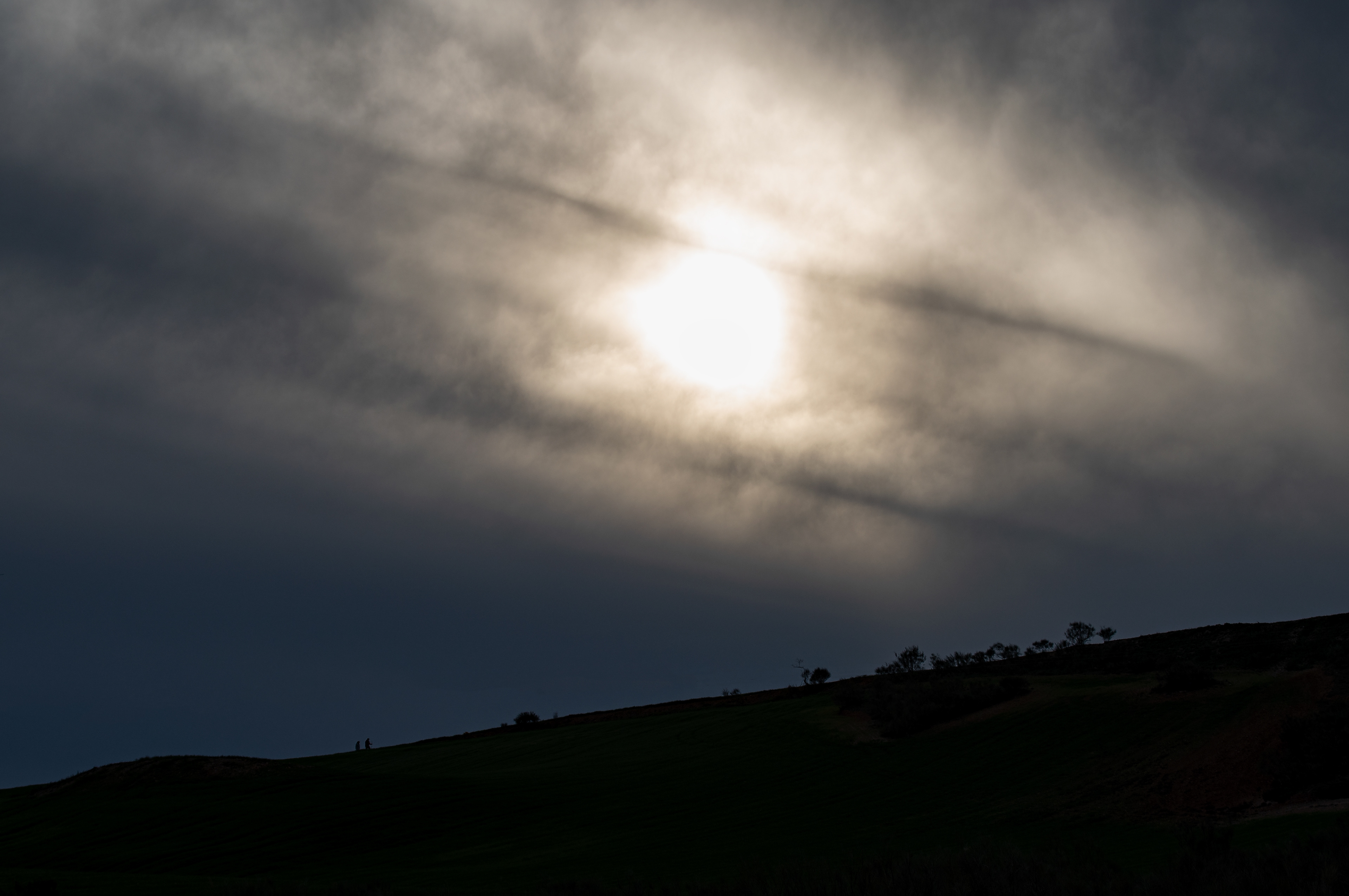 CAMARMEÑOS A LO LEJOS