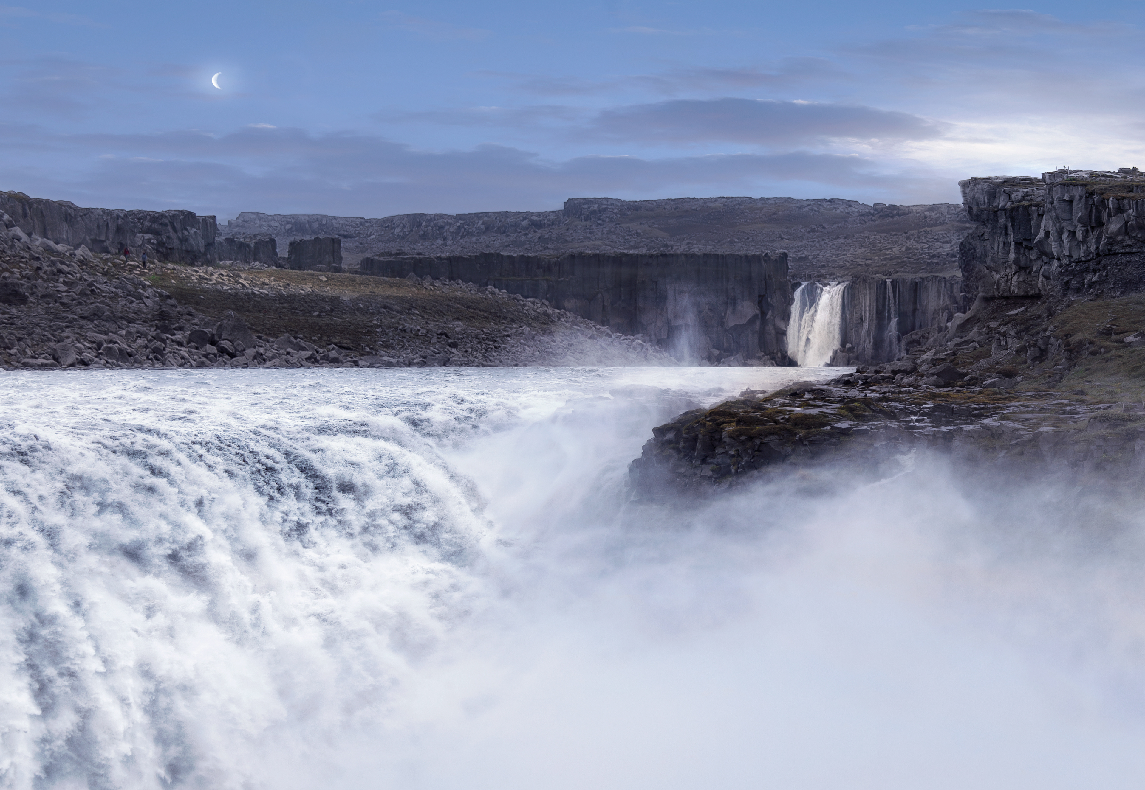 ROMPIENDO LA TIERRA en dettifoss