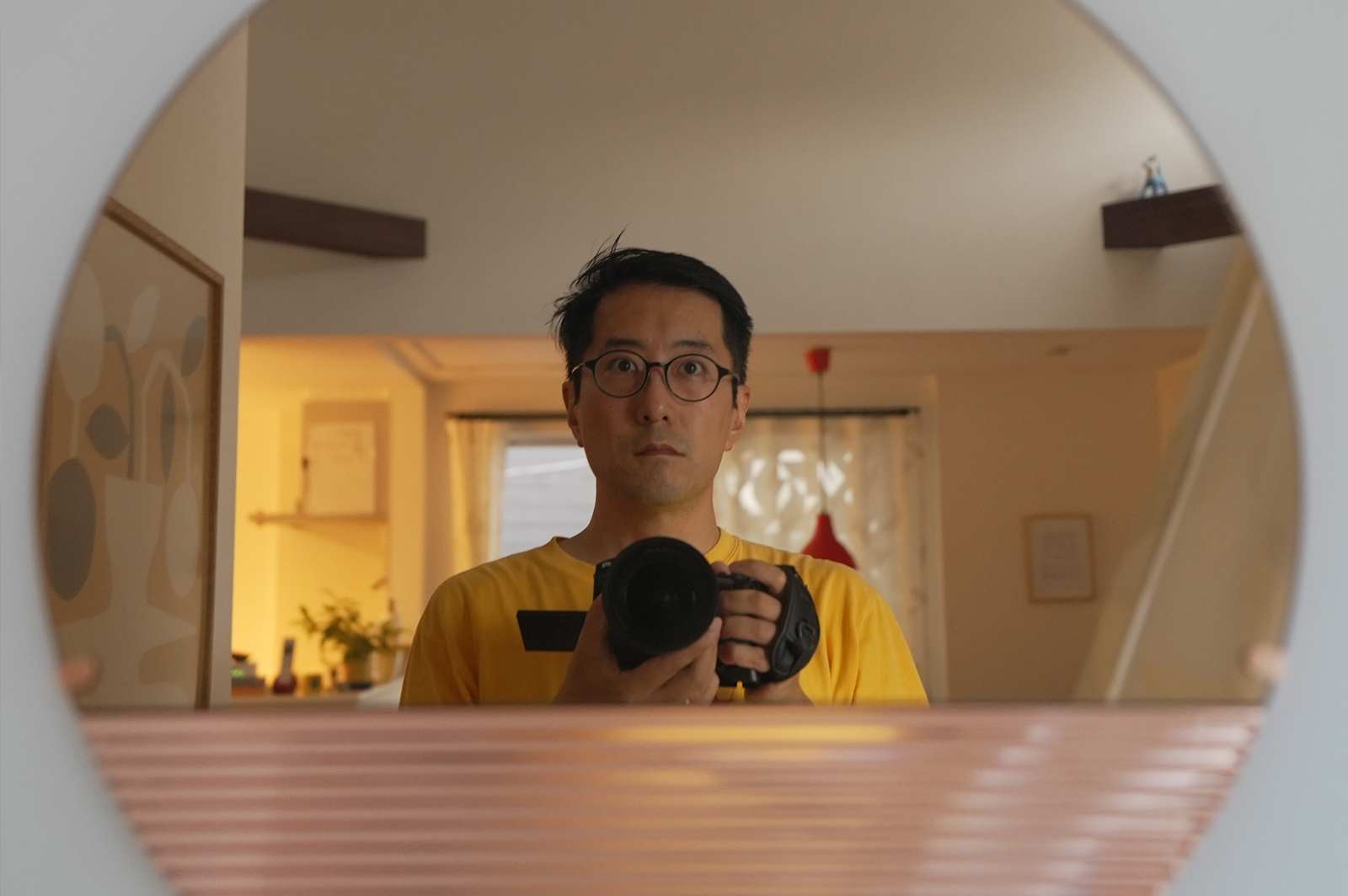 Eiji Iwakawa – Producer / Director / Editor ____________________________________________________________________________ British editor and director working bilingually across Japan and international markets. Eiji leads projects with a strong editorial focus, often collaborating with directors, producers, and creative teams at different stages of production. His background in documentary, broadcast, and large-scale international projects of all sizes (from features to short promos) allows him to adapt his role as needed — from shaping narrative in the edit to supporting development, production, and cross-border collaboration.