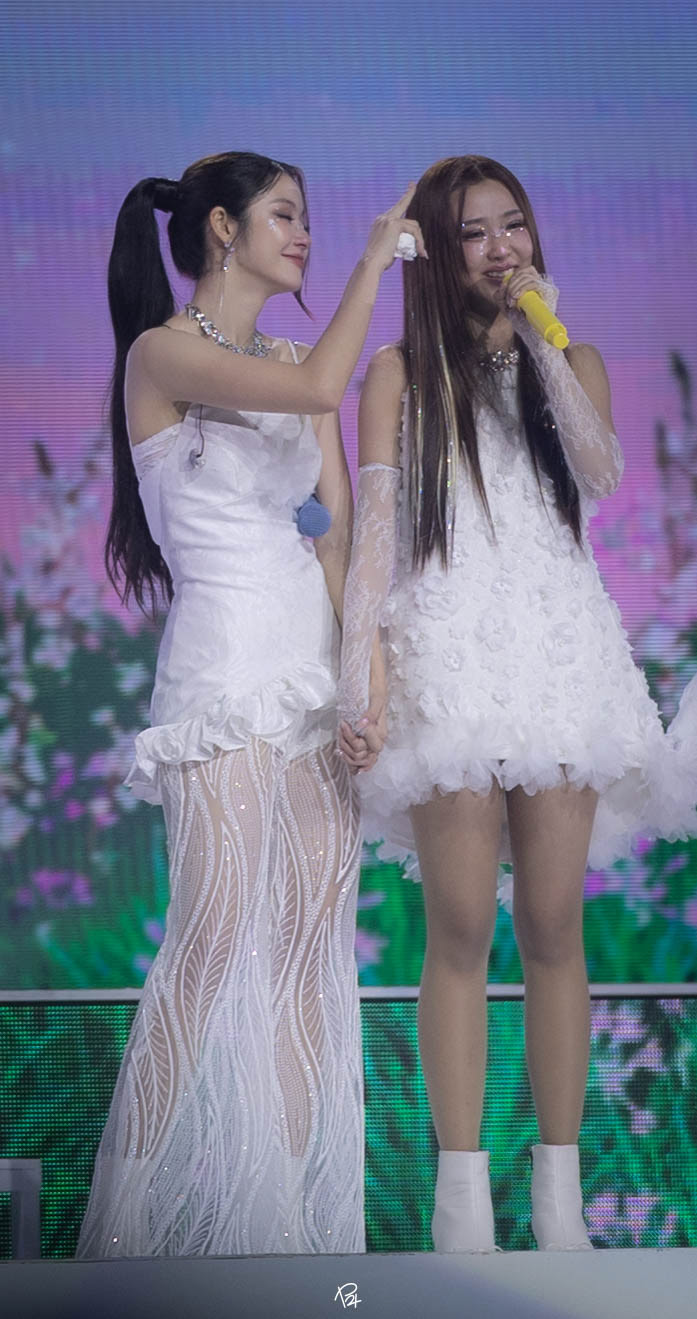Blush Blossom Fan Fest
