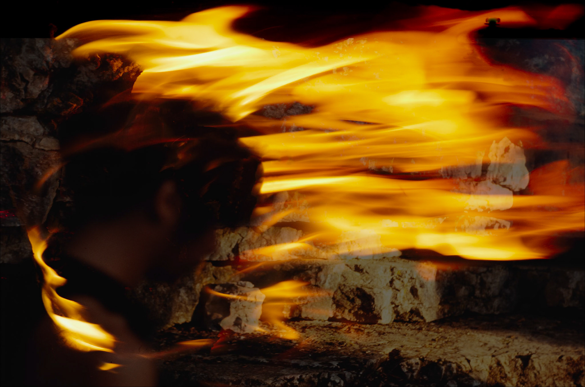 Fuoco cammina con me 5293is8 - 2021 (freely inspired by the David Lynch movie)