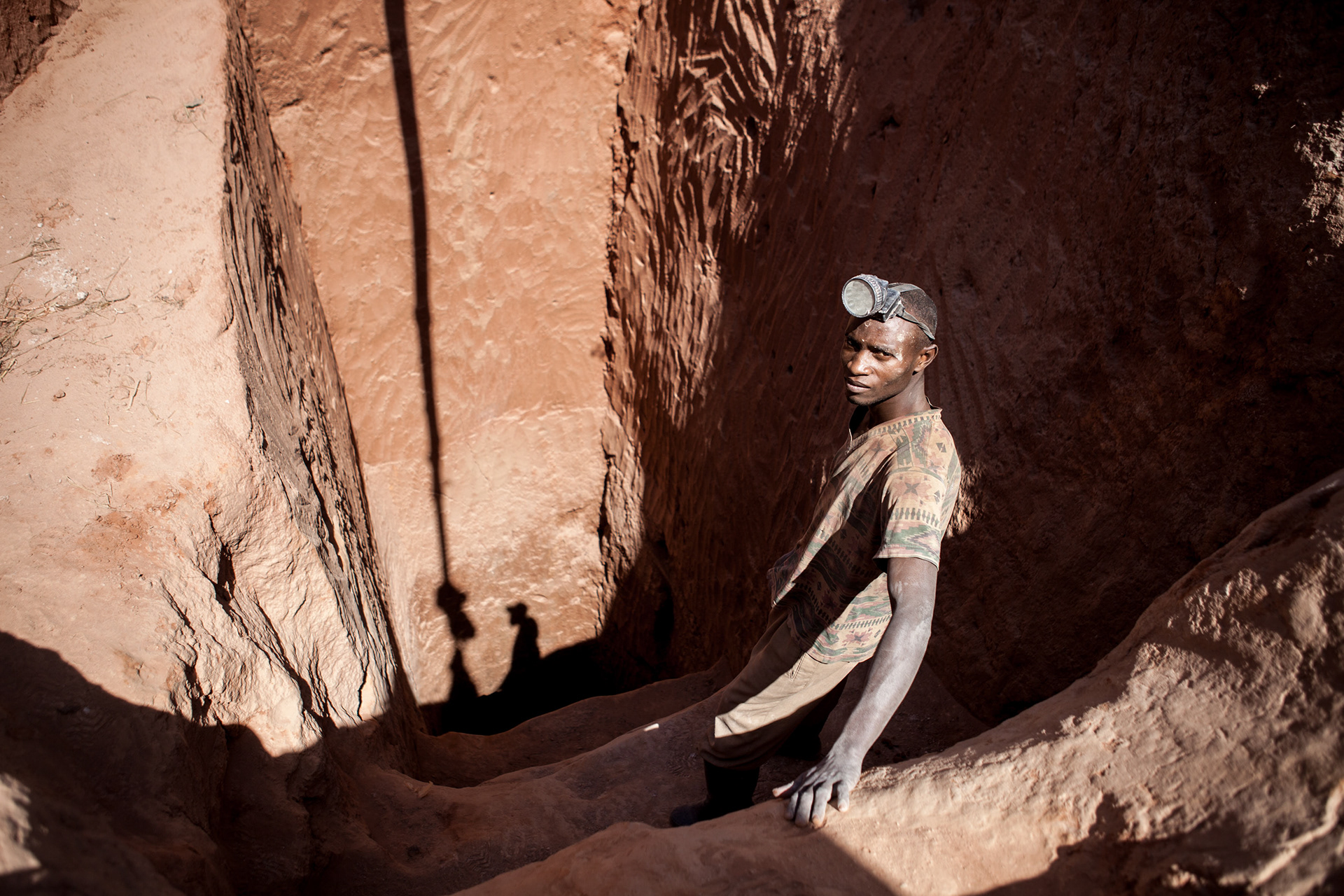 The entrance of a 30m deep well in the artisanal carry of Kapata, 17km away from Kolwezi.