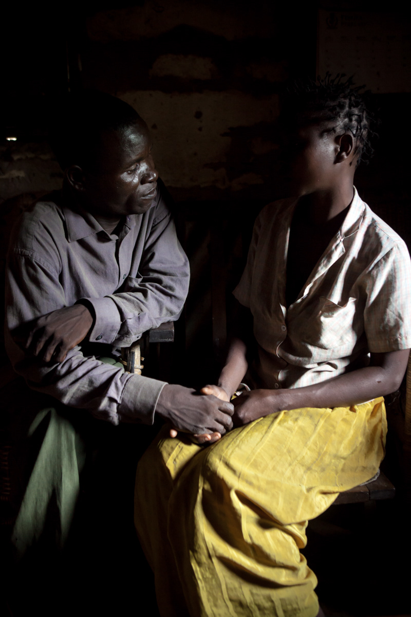 This couple has benefited from the mediation work of the women activists of AFPDE, after the wife was raped near Uvira by several men who came to punish her husband. The wife, who whises to remain anonymous declared : "When my husband returned home, I told everything to him. He did not react, did not say a word and took me to the hospital. I believed that he was angry with me. I was suddenly afraid that he would abandon me. But instead, he took me to the police and encouraged me to tell everything".