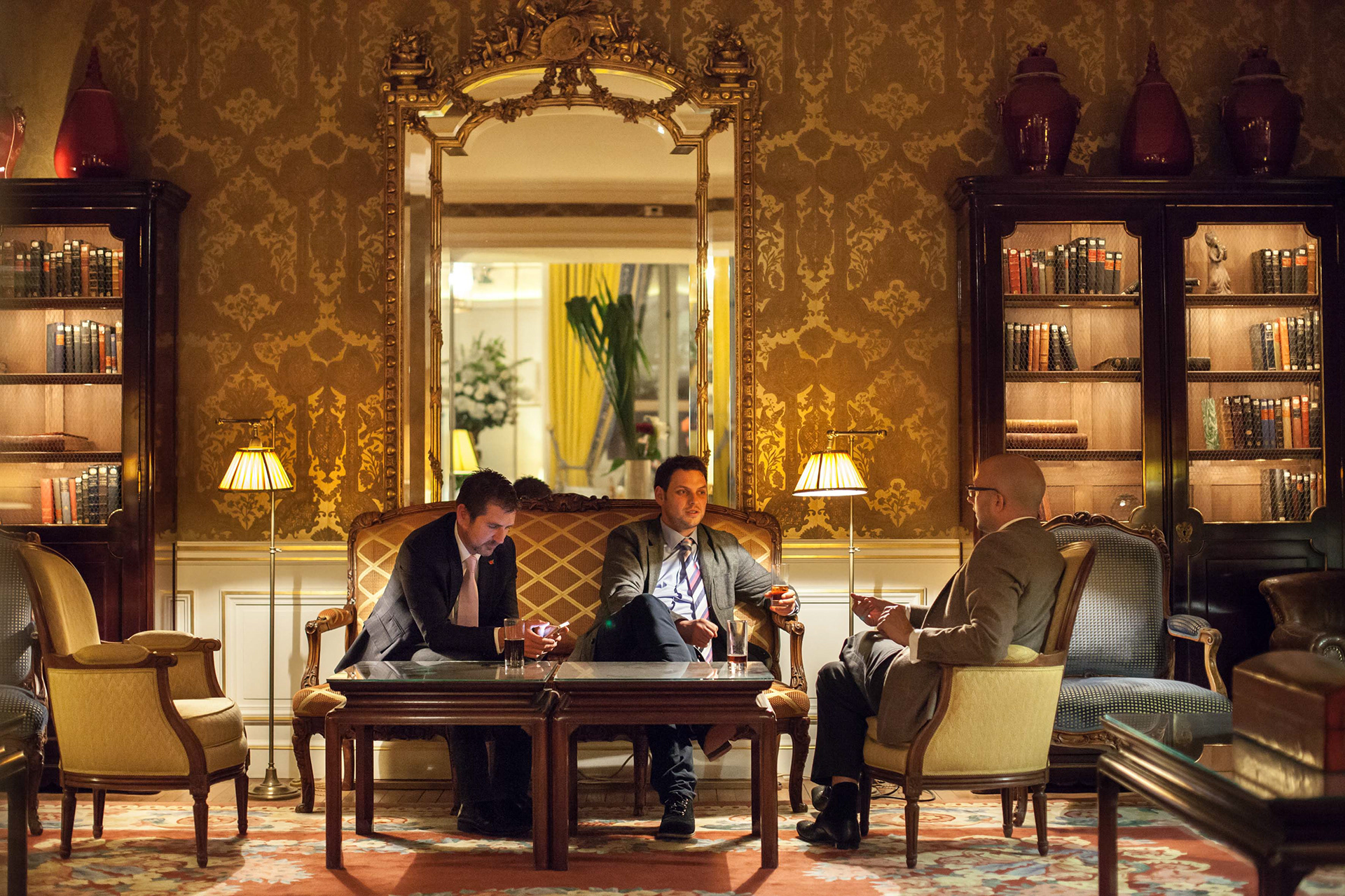 Clubs like the Cercle de l'Union Interalliée are selective, discreet and generalist. Their leaders, like their members, see in it the guarantee of their political effectiveness: allowing the different fractions of the upper classes to overcome their differences.