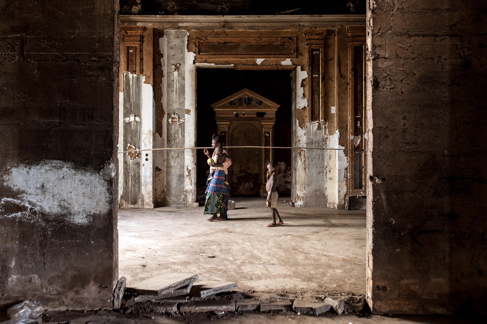Soldiers’ family are squatting the buildings of the presidential palaces.