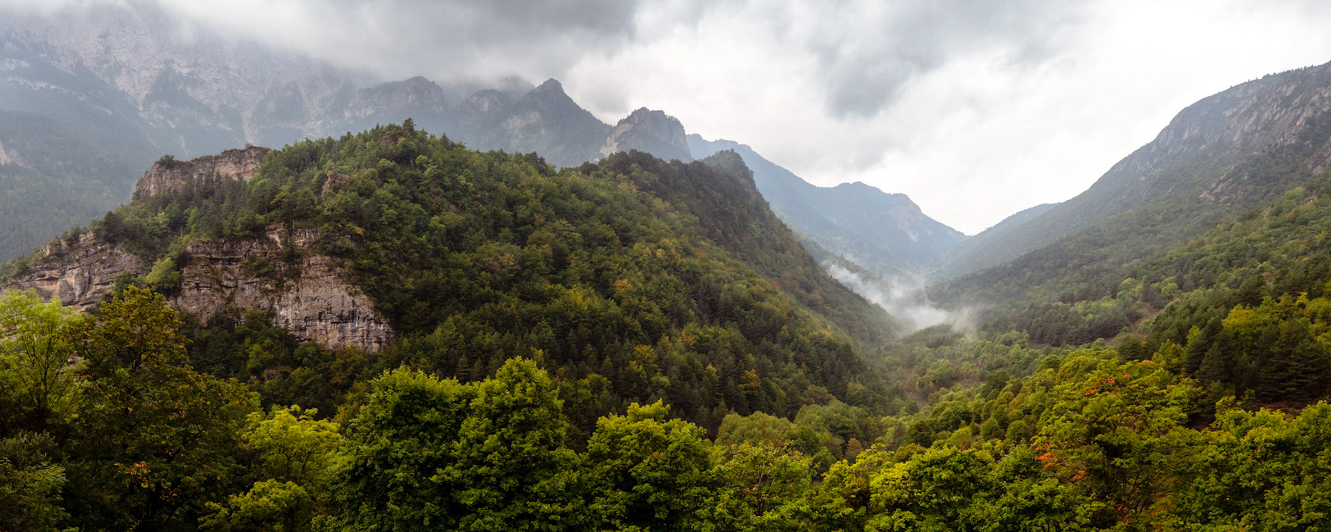Panorámica de la cara sur desde Santuari de Gresolet
