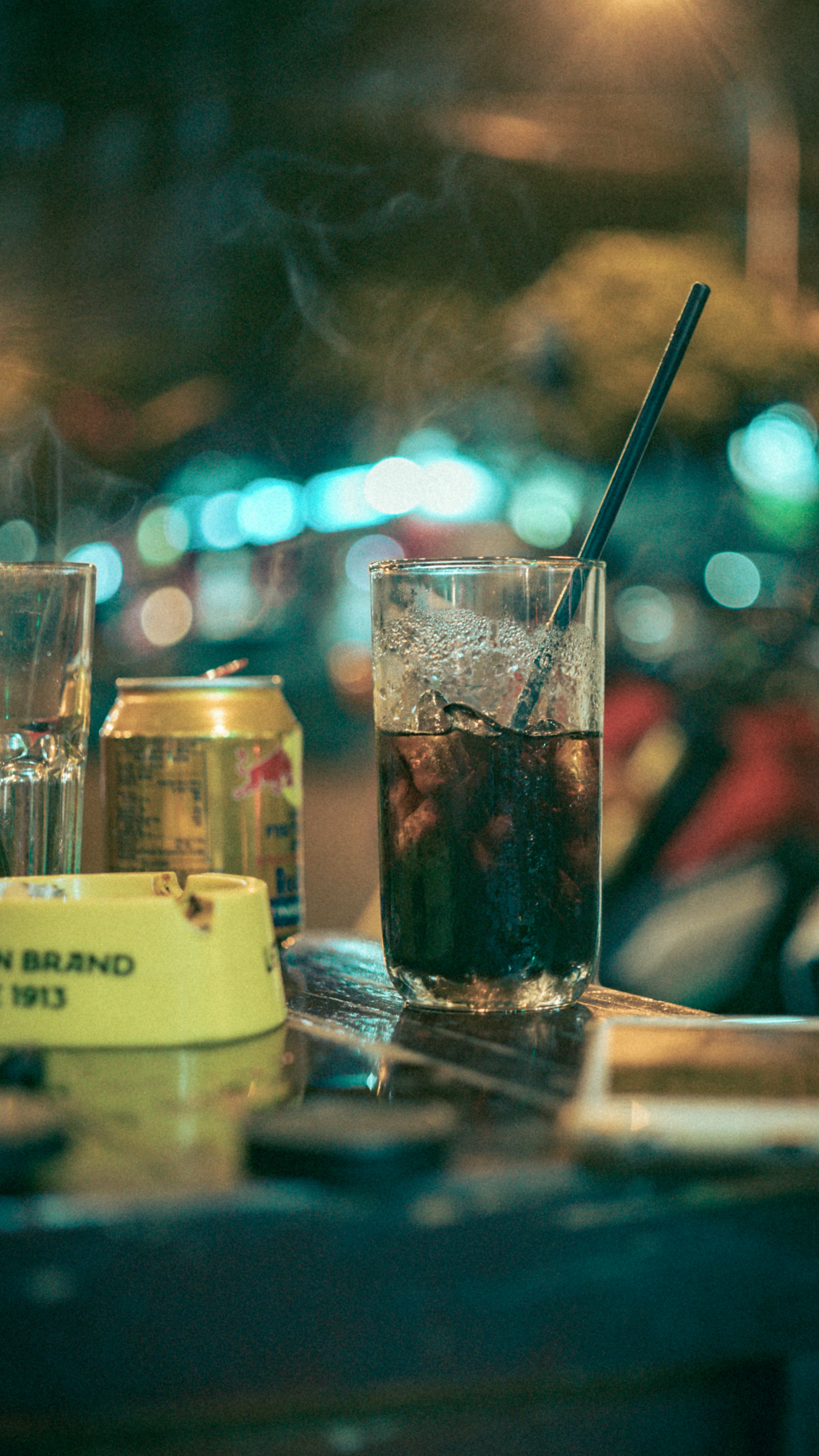 Bàn bên | Near tables