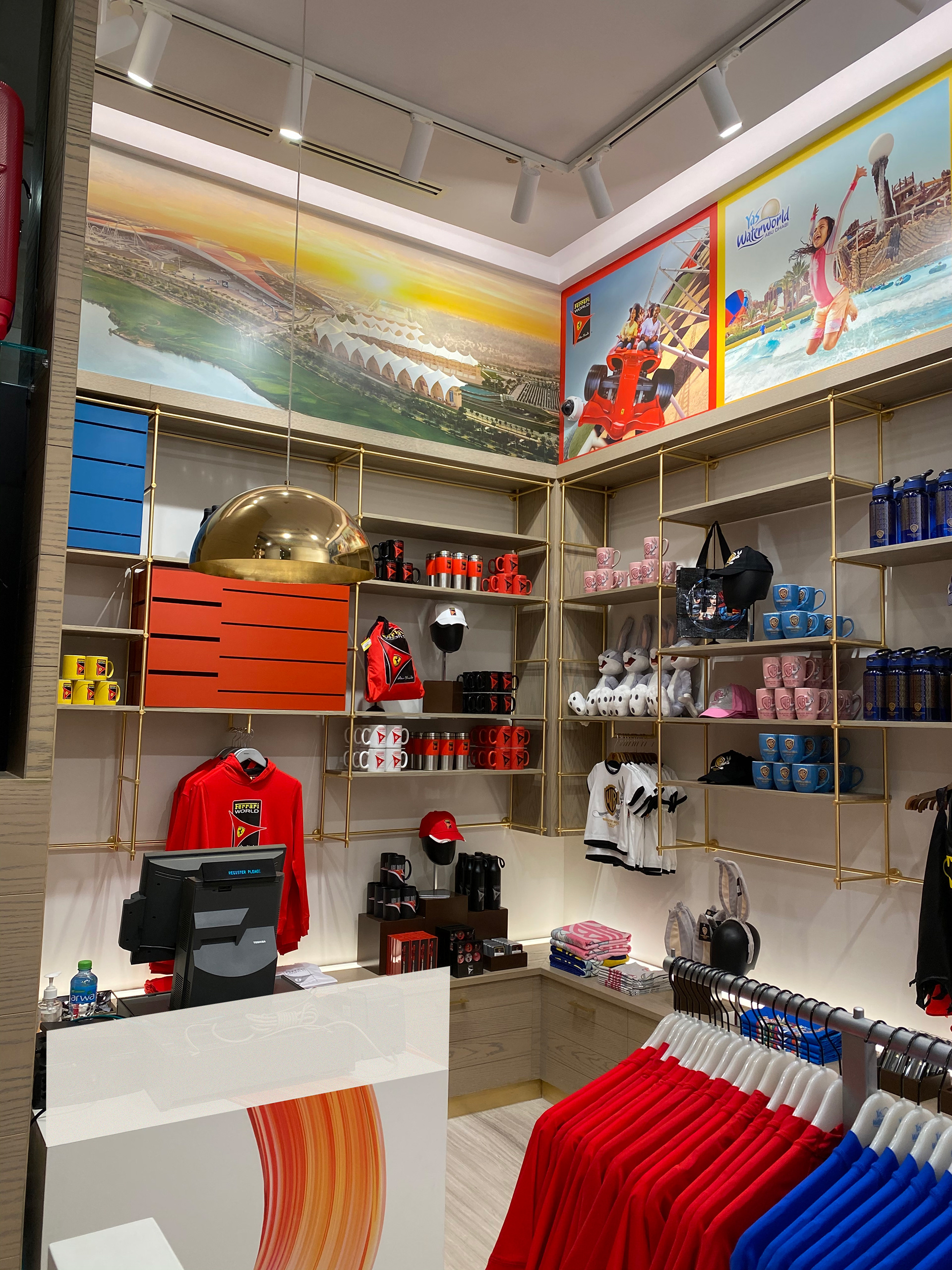 Hilton Abu Dhabi Yas Island - Souvenir Shop